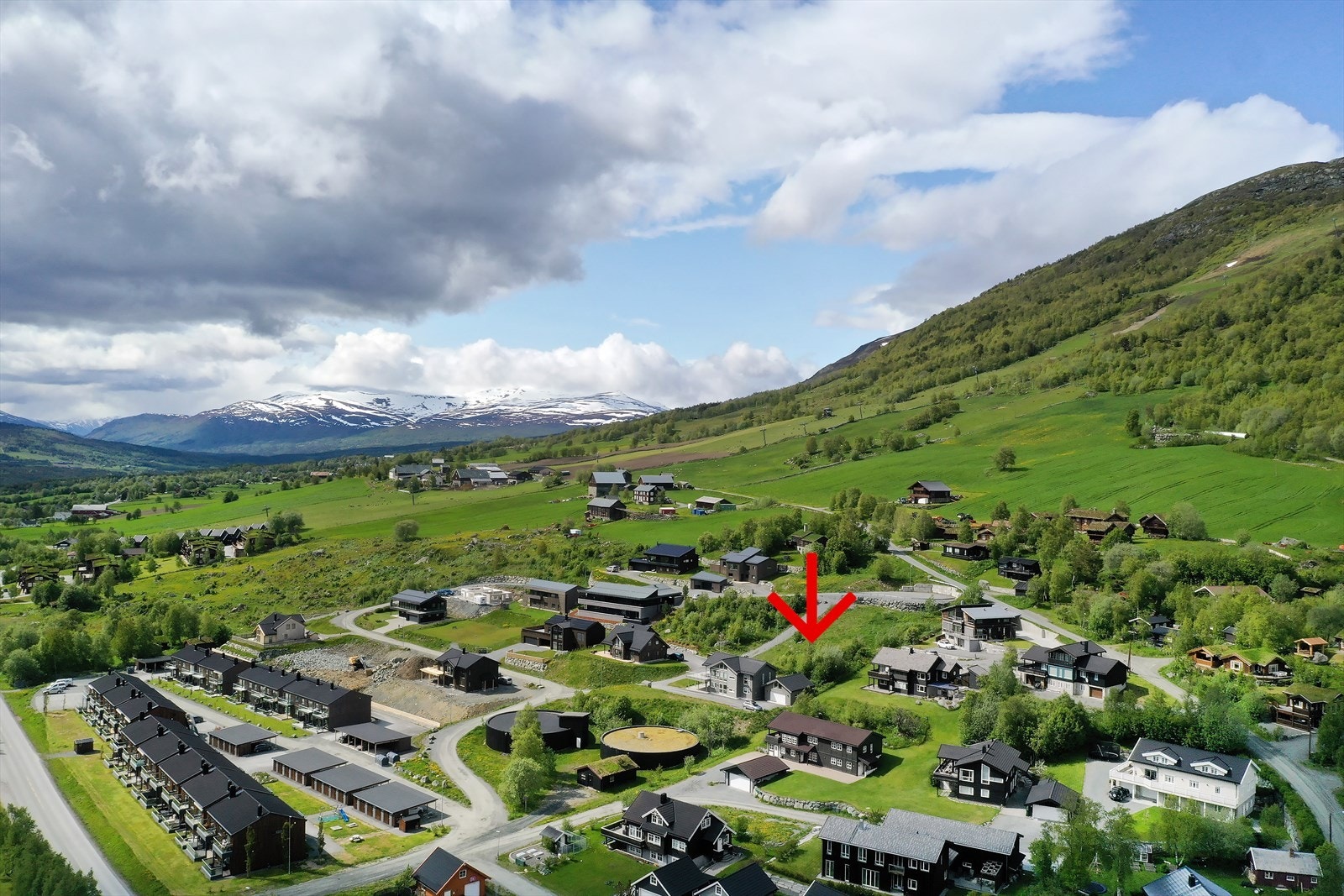 Meget attraktiv beliggenhet like ved Hovden Galleribilde