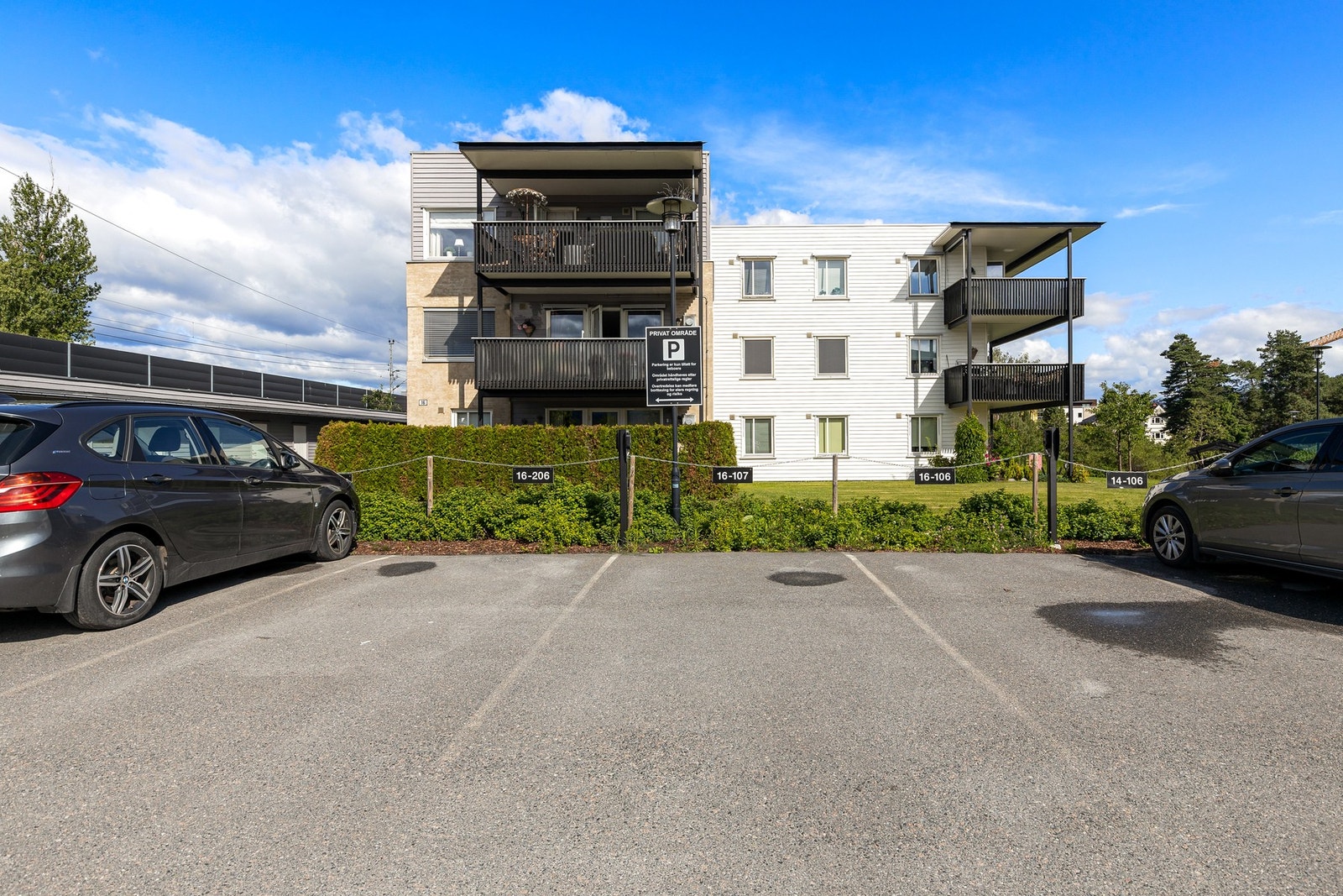 Det medfølger en parkeringsplass m/lader Galleribilde