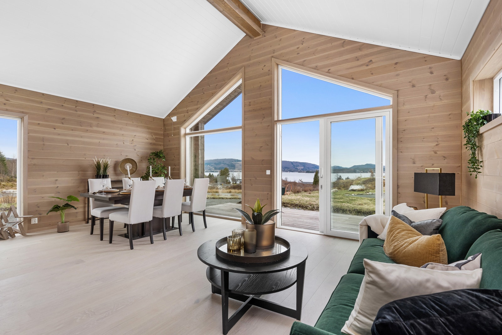 Utsikt til Osterfjorden Galleribilde