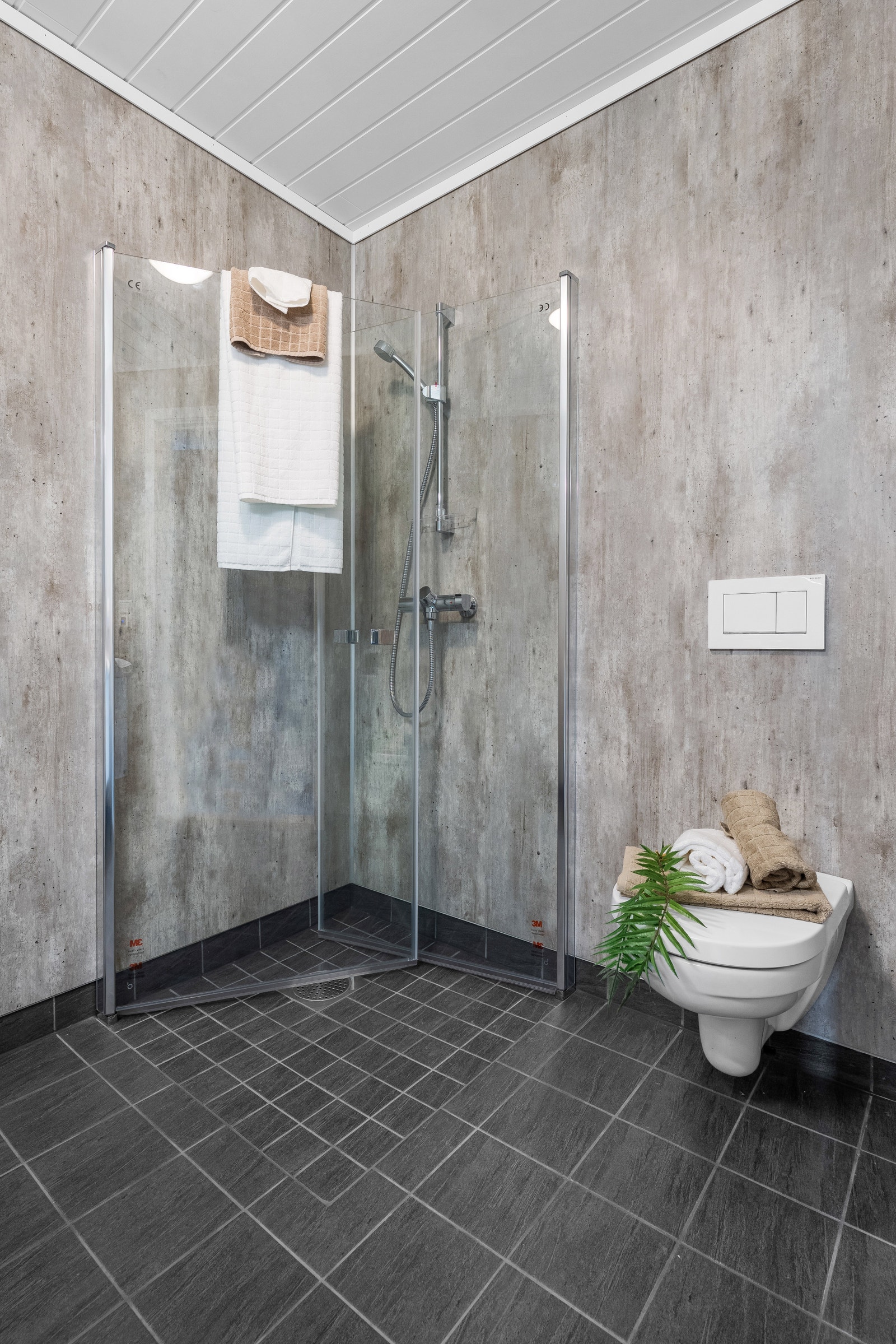 Flislagt gulv på badet Galleribilde