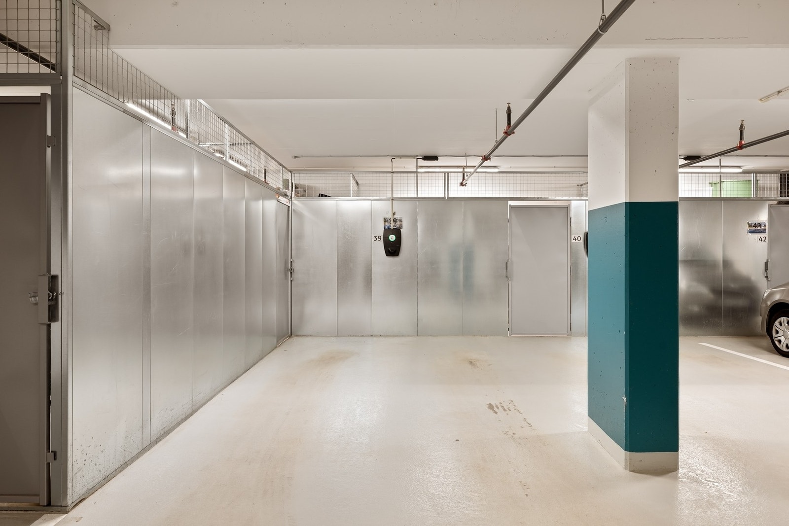 Det medfølger parkering i felles garasjeanlegg i kjelleren Galleribilde