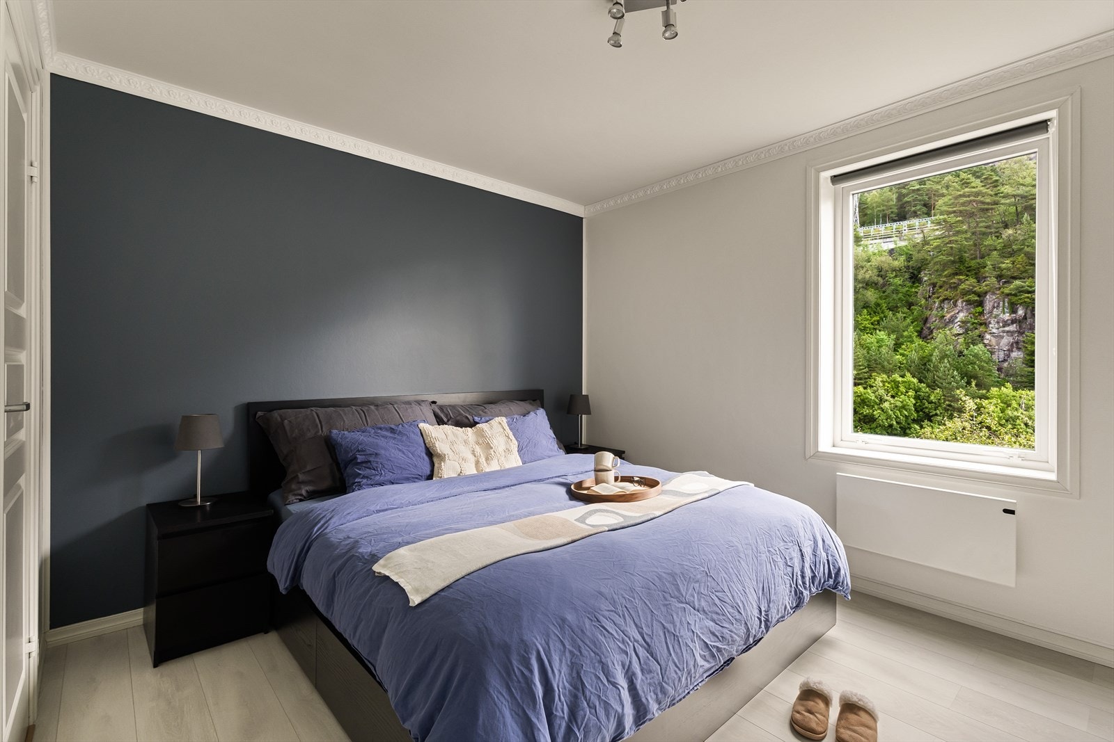 Hovedsoverommet måler hele 12 m² med god plass til stor dobbeltseng. Galleribilde