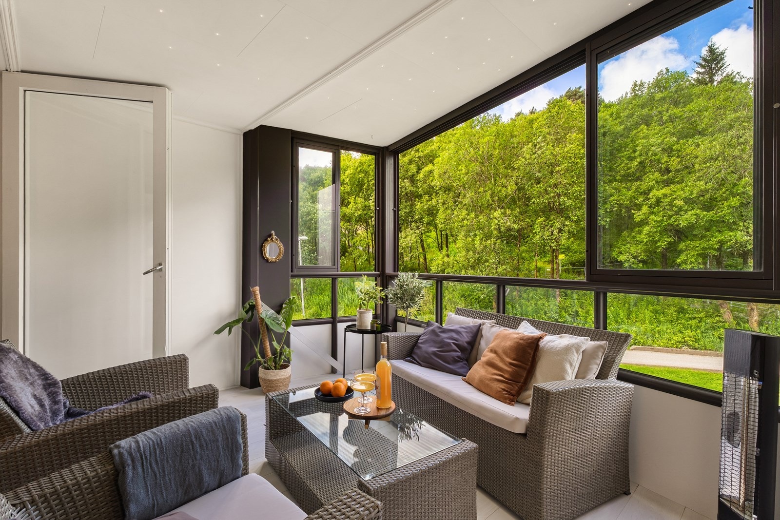 En herlig 3-roms leilighet med Vestkanten Storsenter som nærmeste nabo! Galleribilde