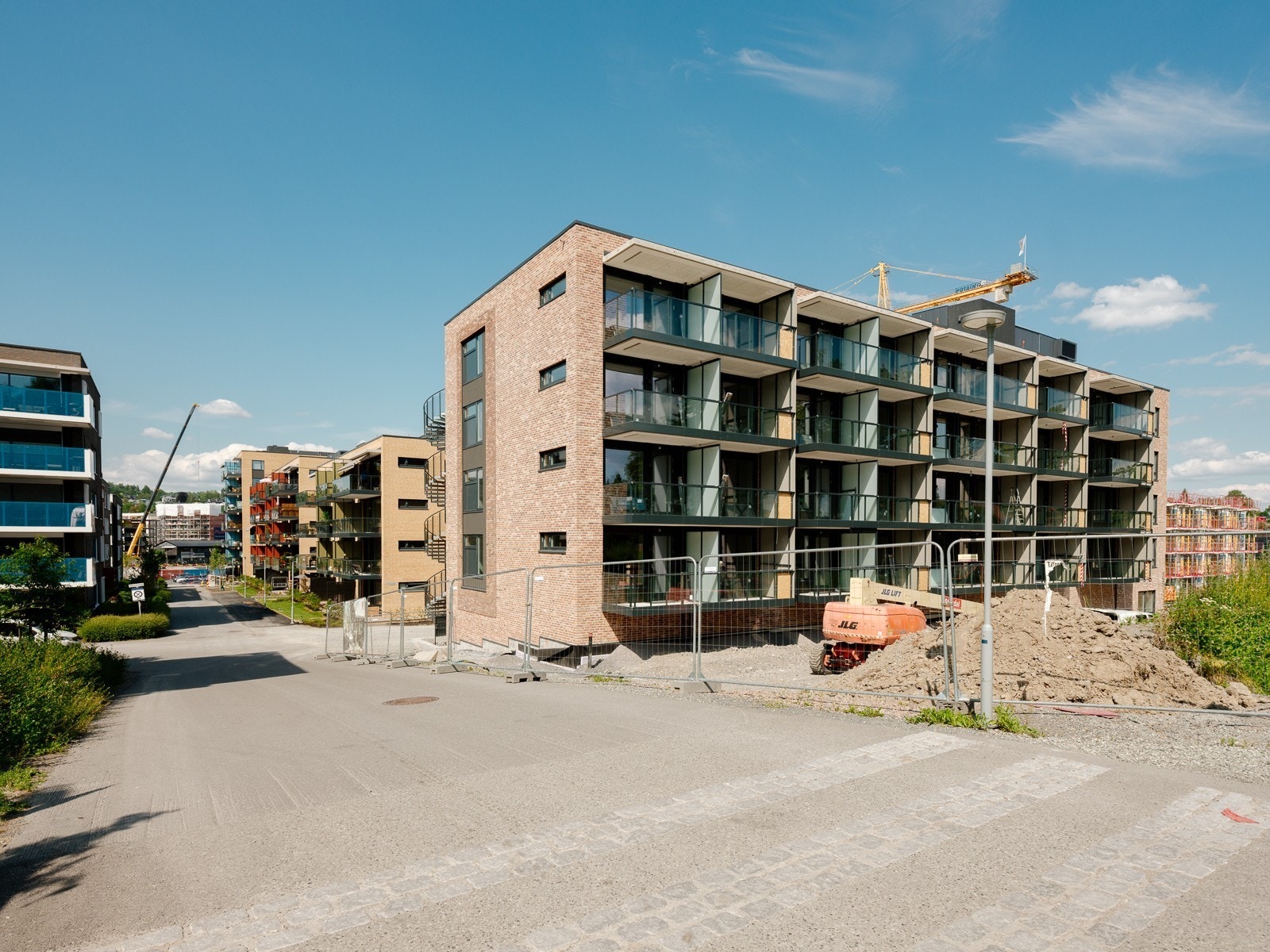 Fasade sett fra Nesbru VGS Galleribilde