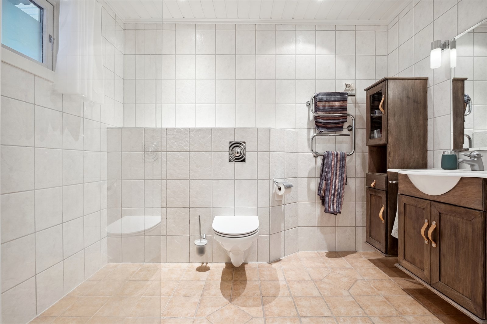 Lyst trivelig bad i 1 etg Galleribilde