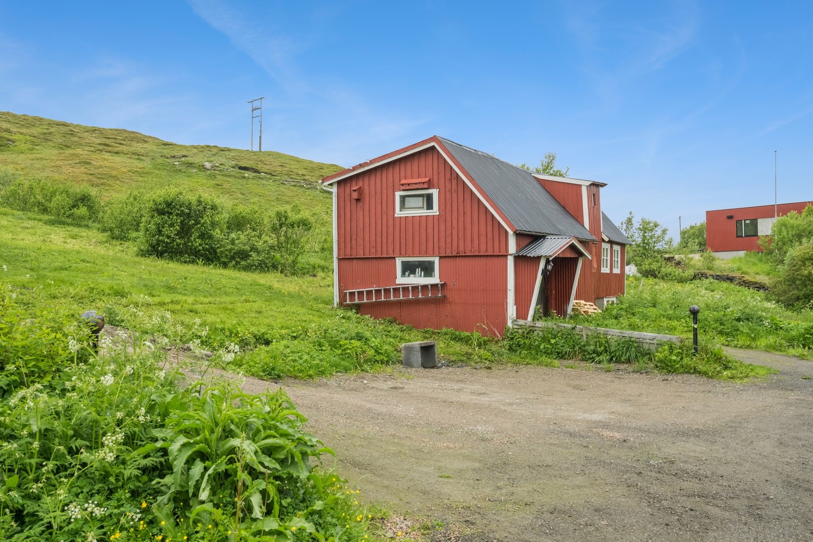 Uthus/bod av god størrelse på eiendommen. Galleribilde