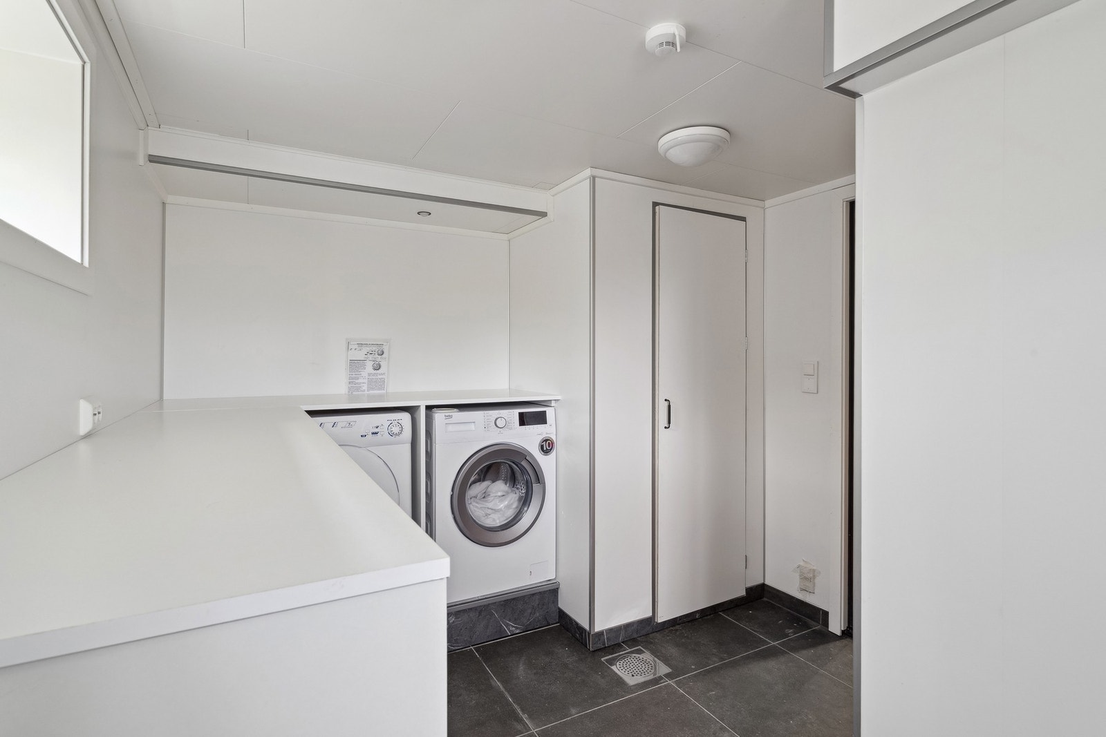 Vaskerommet har egen inngangsdør. Galleribilde