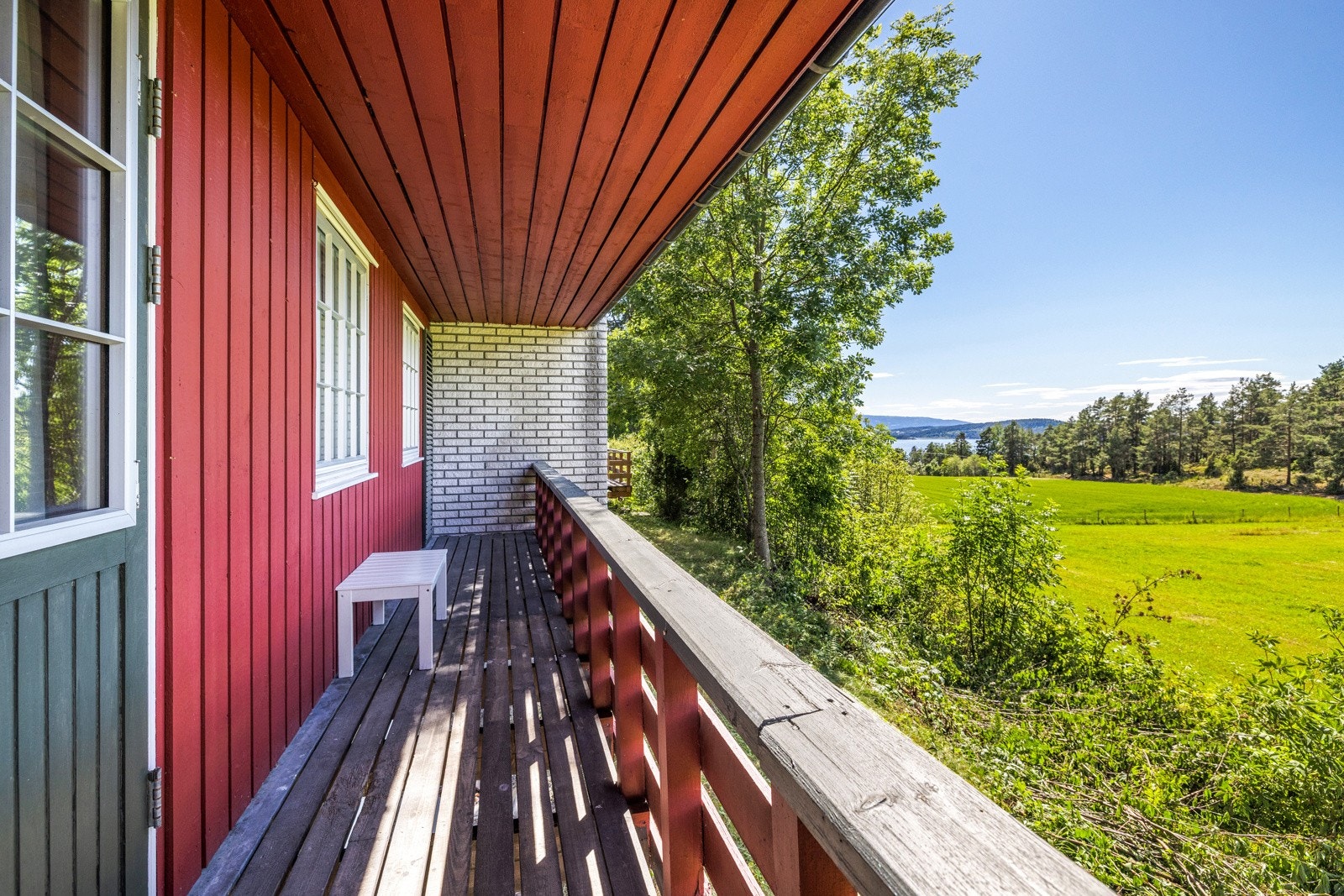 Sjarmerende luftebalkong med hyggelig utsyn. Galleribilde