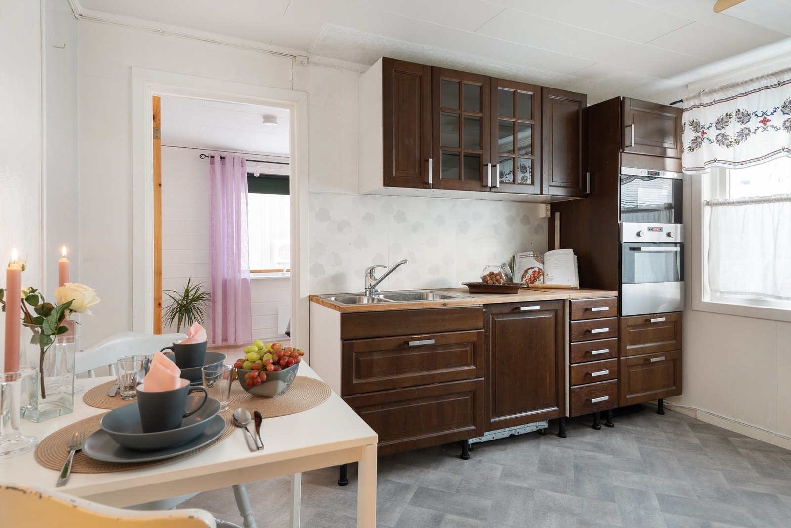 Glimt inn på det ene soverommet. Galleribilde