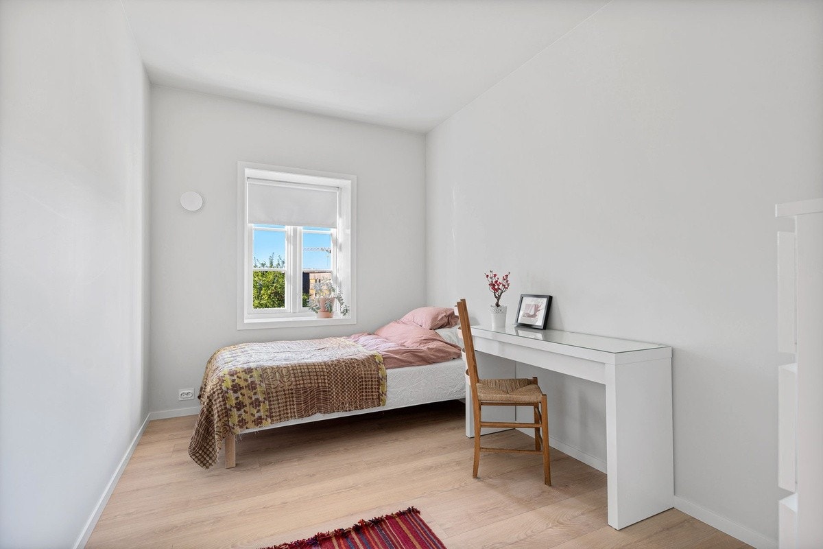 Lyst soverom 10m2(alle rom like store) Galleribilde