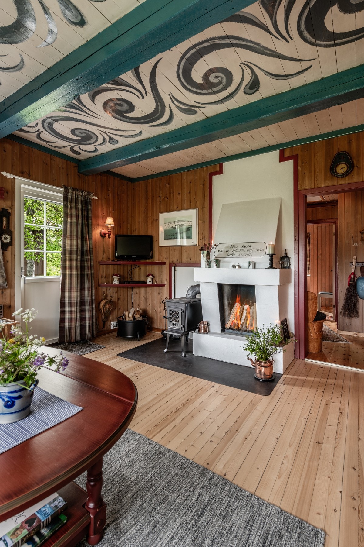 Peisen varmer godt på kalde vinterdager Galleribilde