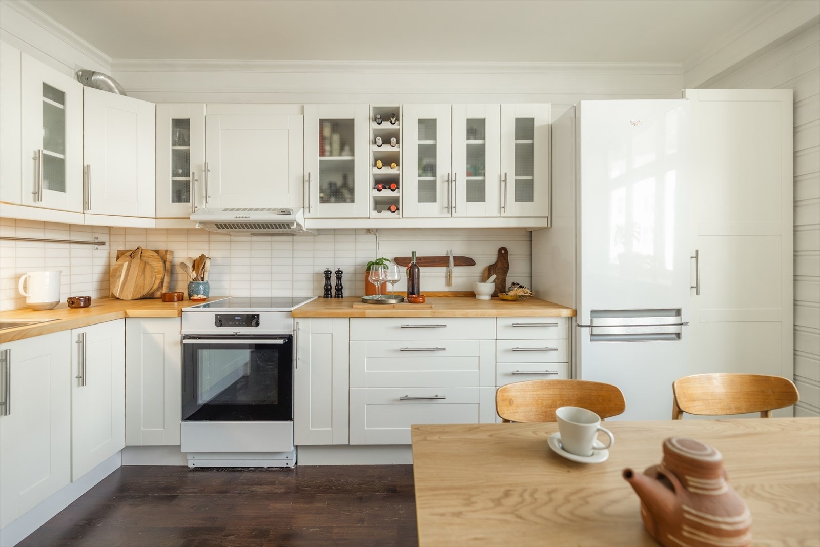 - En klassisk 3-roms leilighet med gjennomgående god standard og en praktisk planløsning over 2 plan - Galleribilde