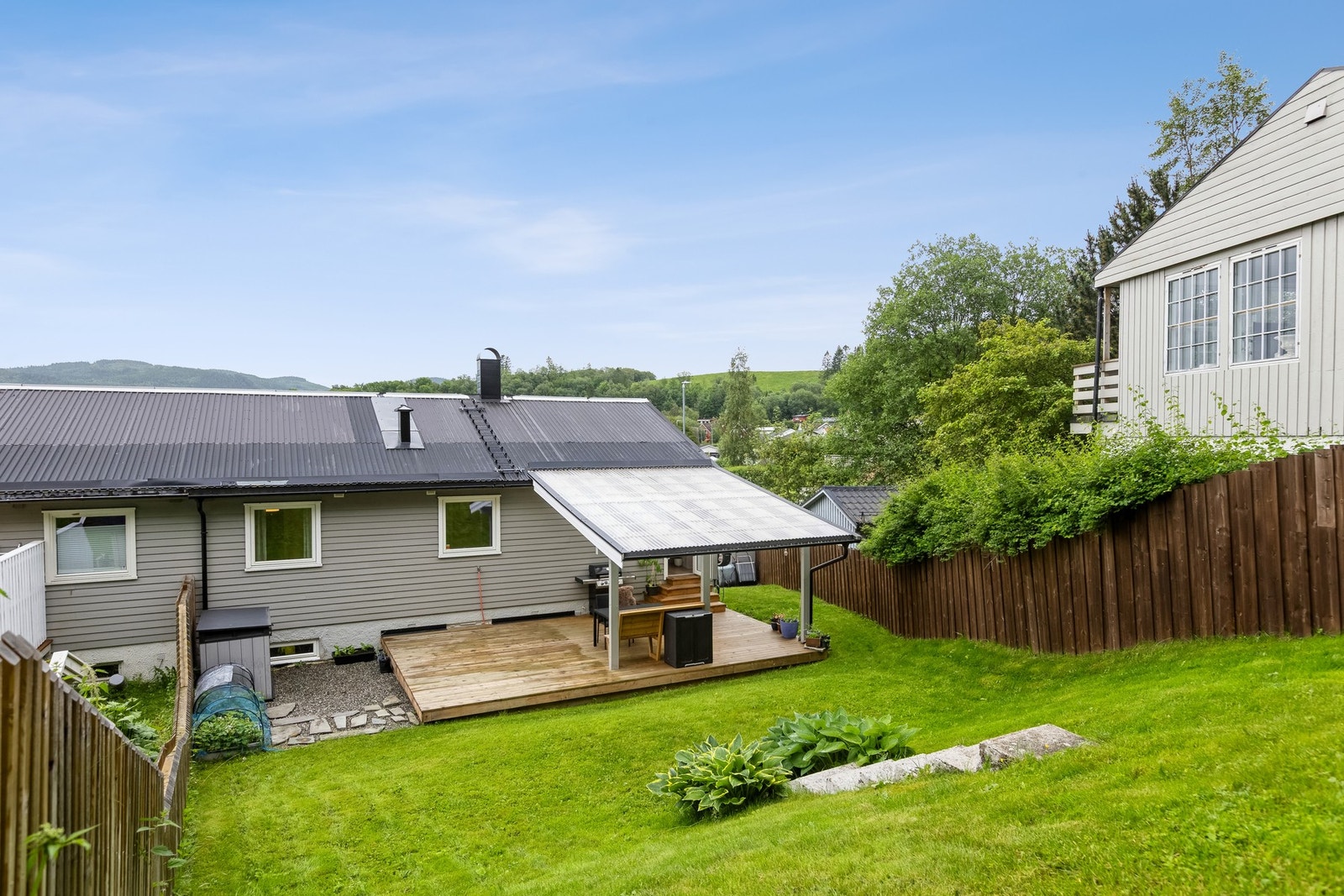 Hagen byr på godt med boltreplass - perfekt for familier! Galleribilde