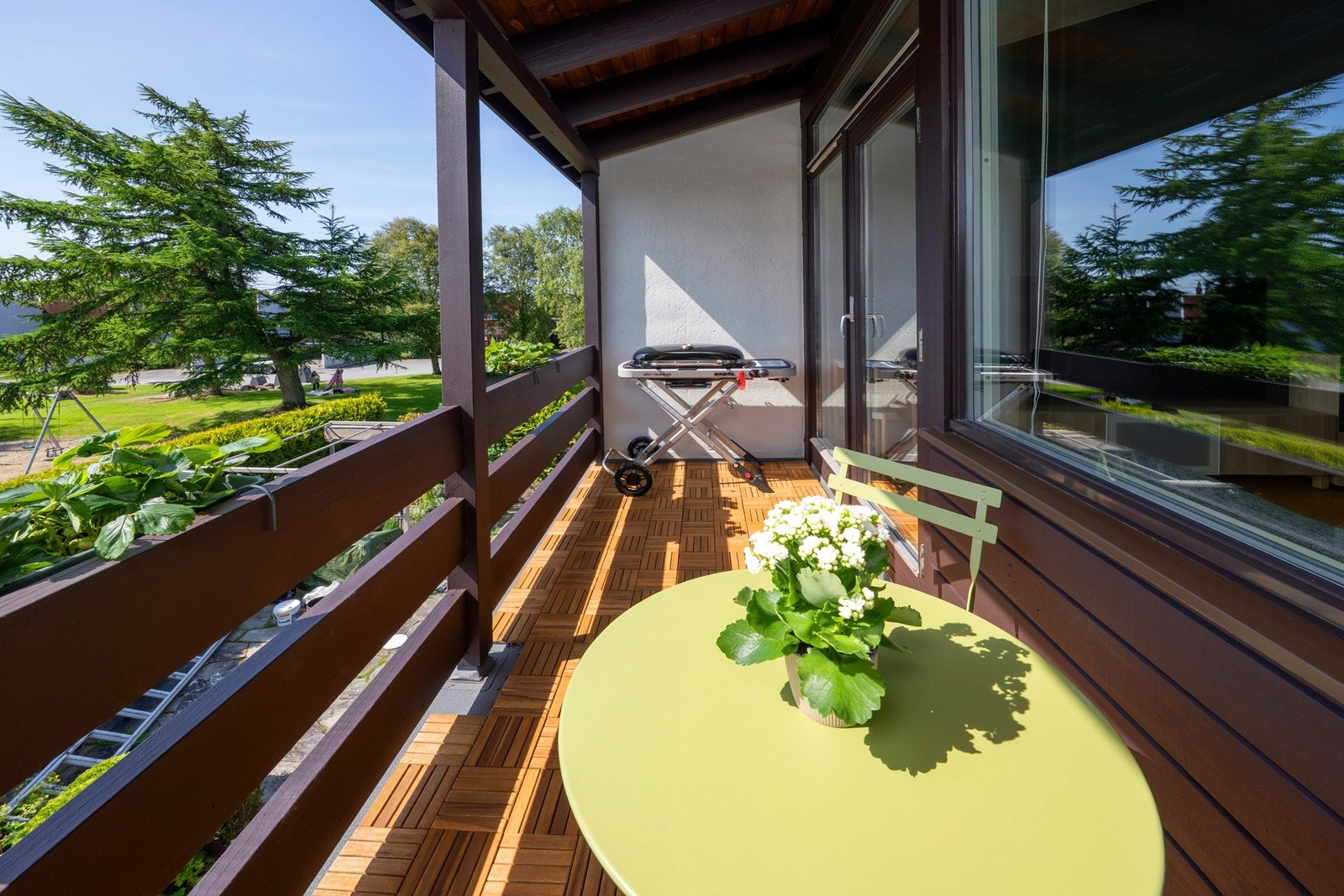 Her er det sol fra morgen til formiddagen. Perfekt sted for å nyte morgenkaffen. Galleribilde