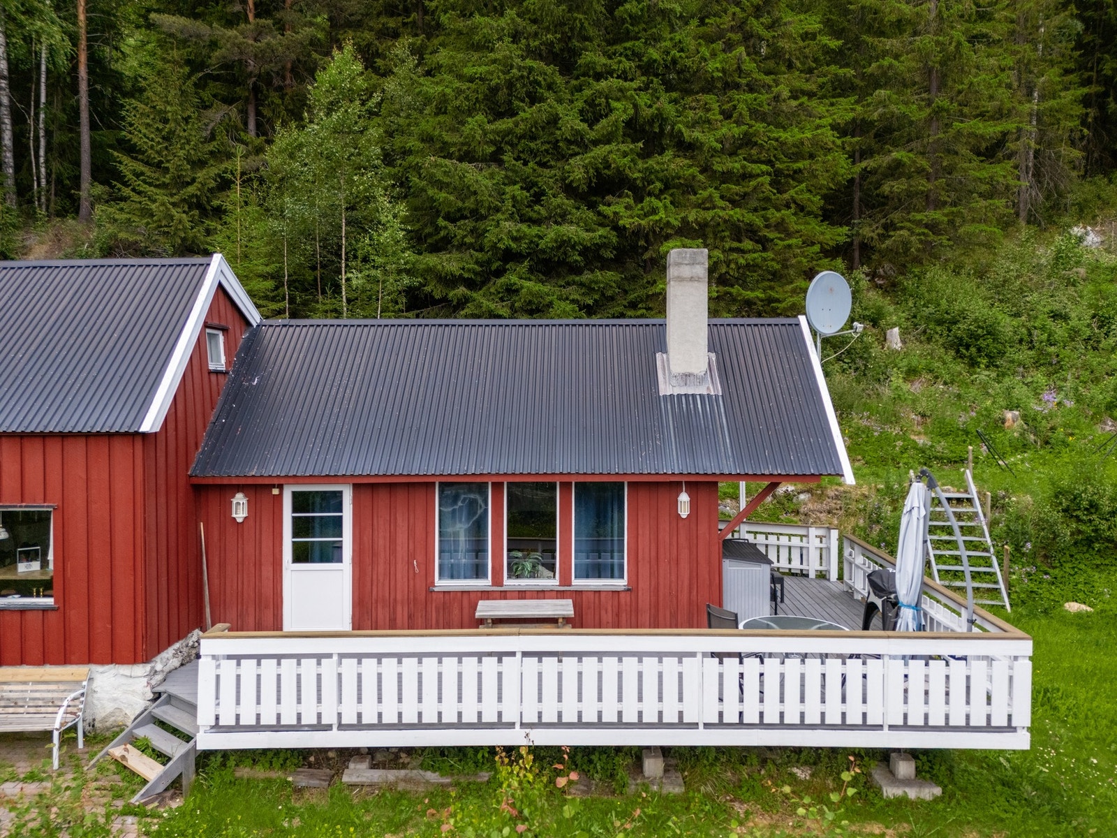 Enkel utgang til verandaen fra stua. Galleribilde