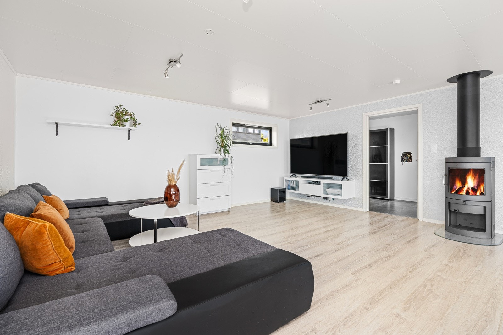 - Boligen ble betydelig oppgradert/renovert i 2018 - Galleribilde