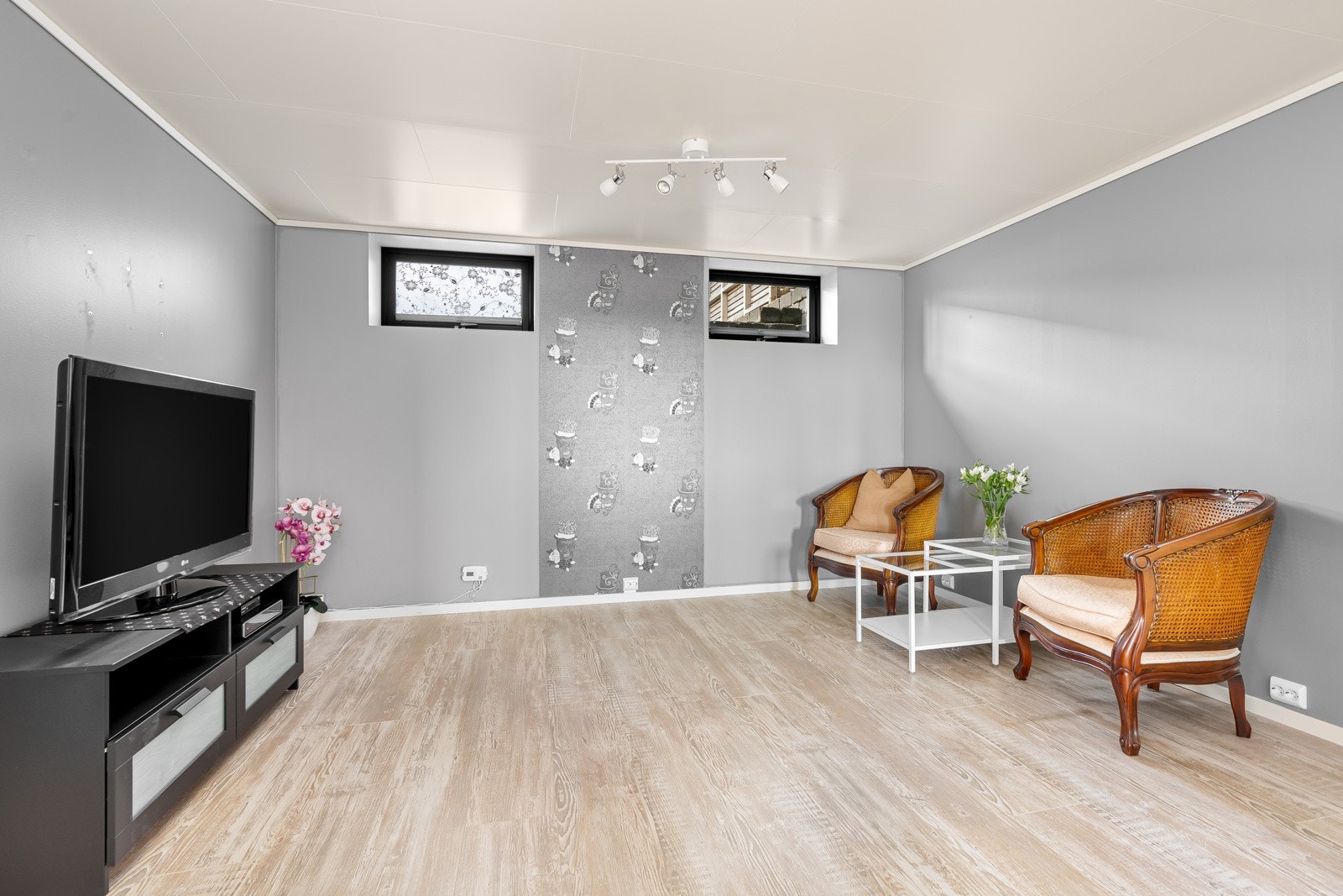 - Praktisk kjellerstue som kommer godt med for både store og små - Galleribilde