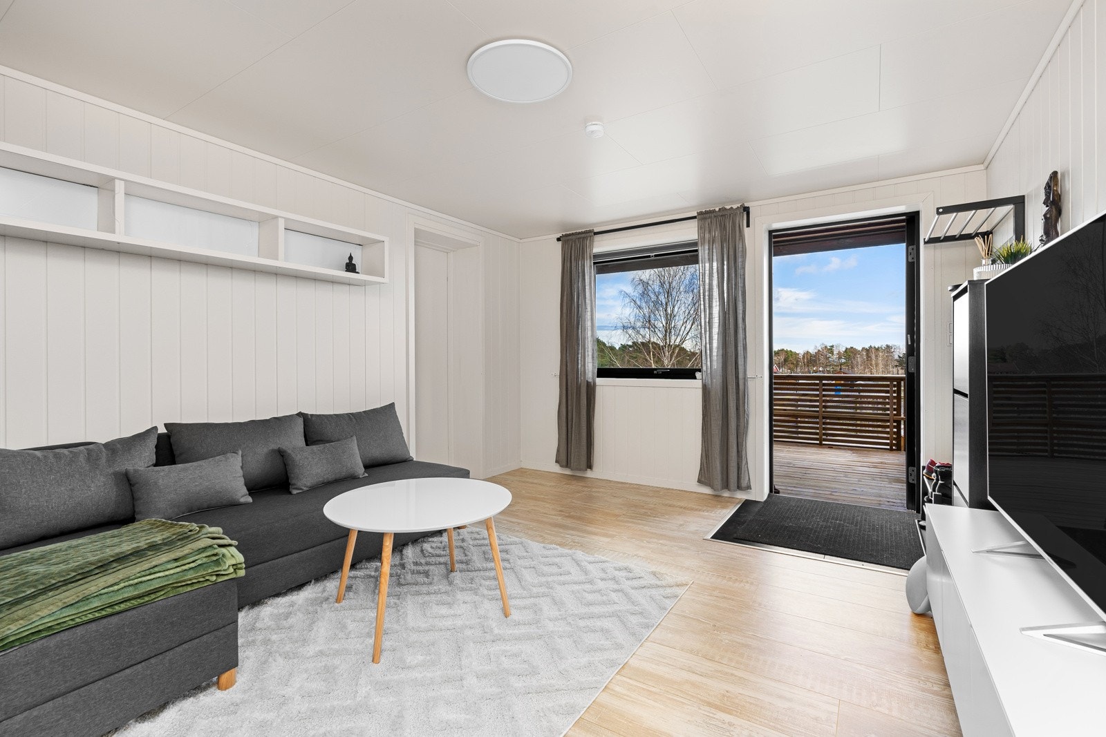 - Det er laget til hybel som gir gode leieinntekter i måneden, 9.500,- pr.mnd - Galleribilde