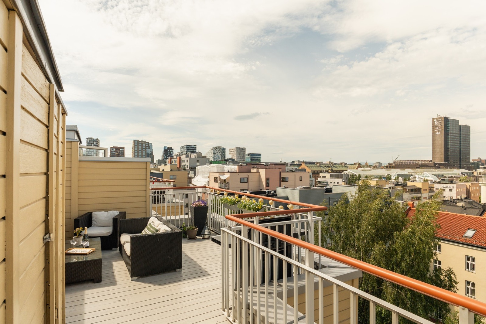 Velkommen til Rubina Ranas gate 10 - presentert av Synne Vang v. PrivatMegleren Komplett. Galleribilde