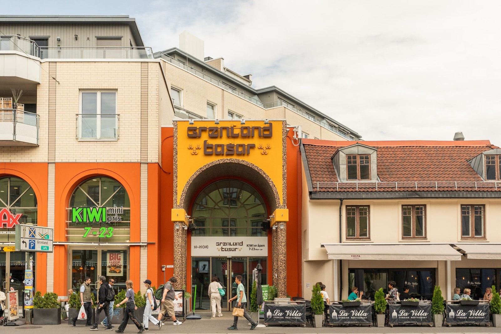 Ikke langt unna finner du også Grønland Basar med en splitter ny Kiwi-butikk, vinmonopol, apotek m.m. Galleribilde