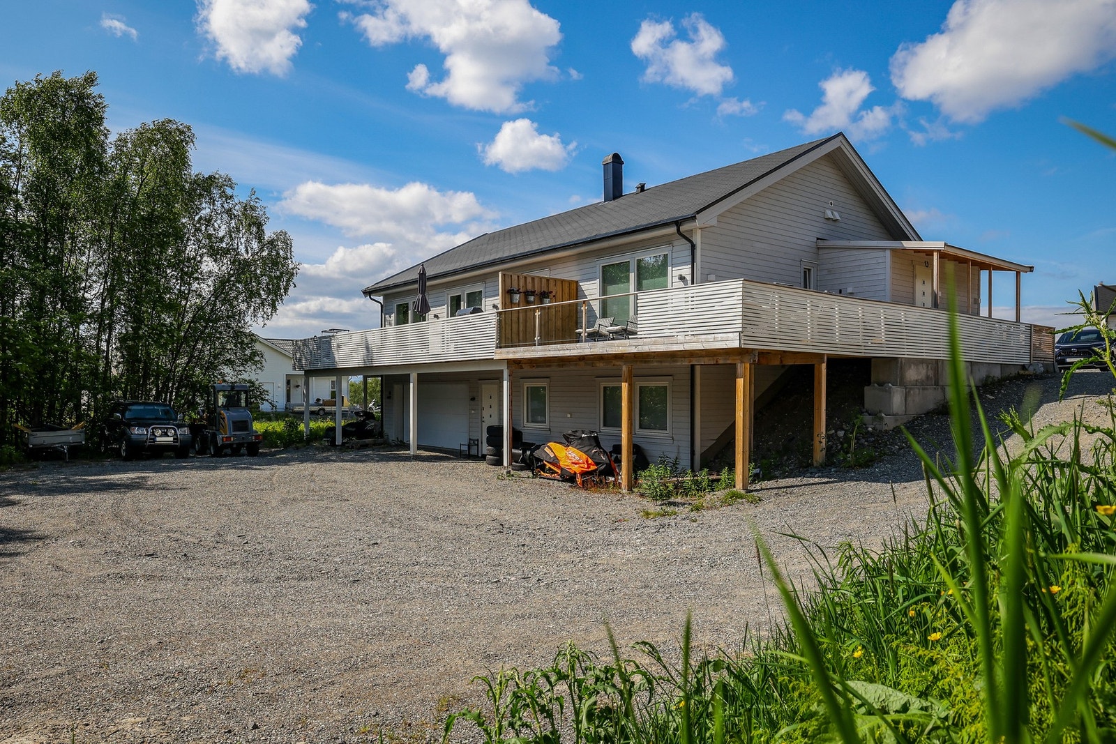 Nyere 2-roms leilighet med hele 47 kvm. terrasse og gode solforhold Galleribilde