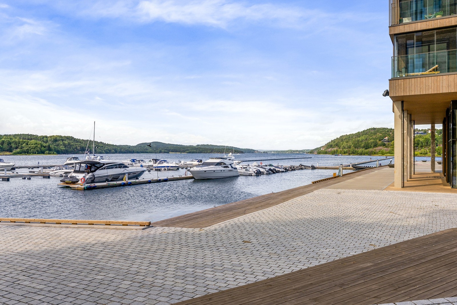 Det er muligheter for leie av båtplass rett utenfor døren Galleribilde