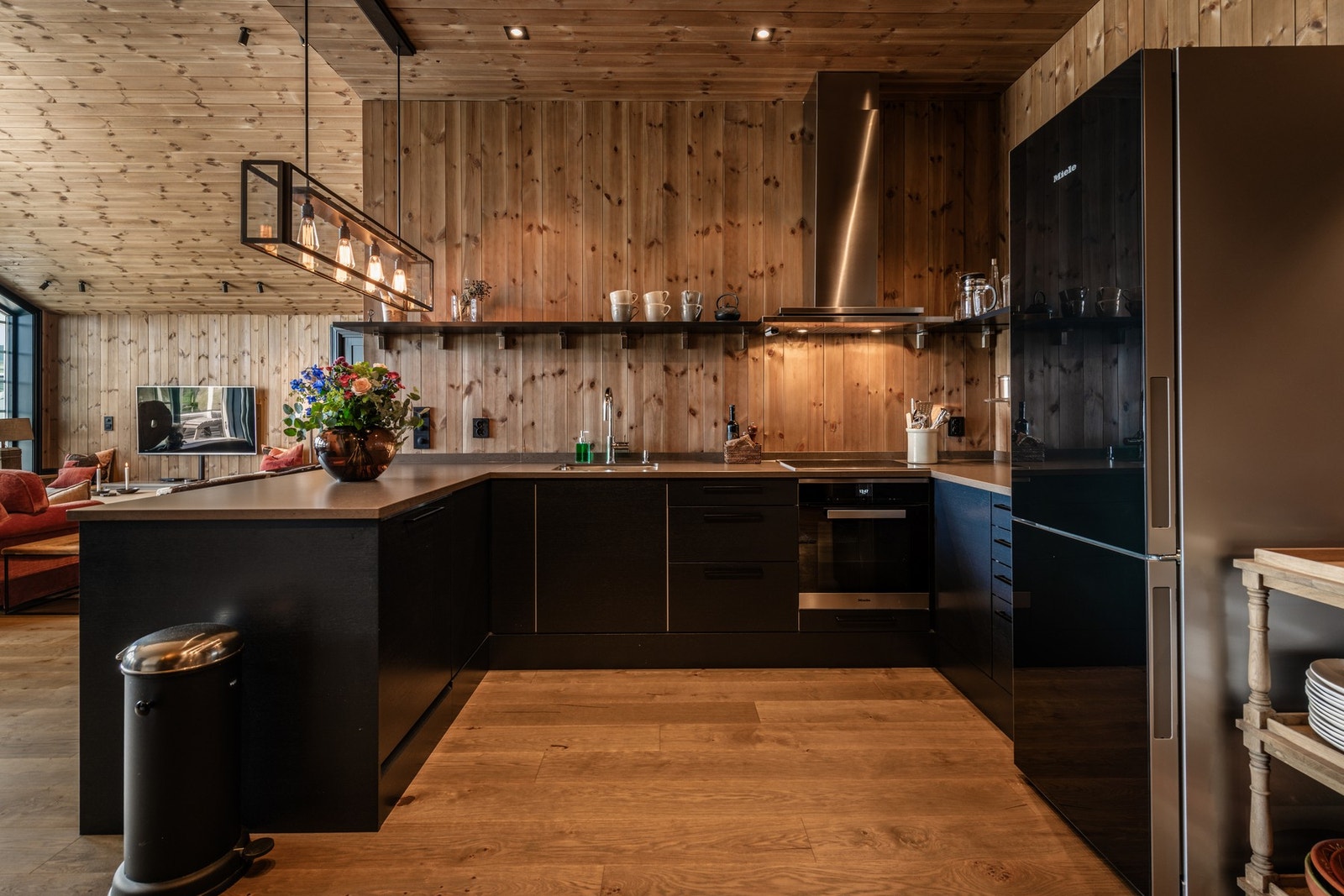 Benkeplate i stein Galleribilde