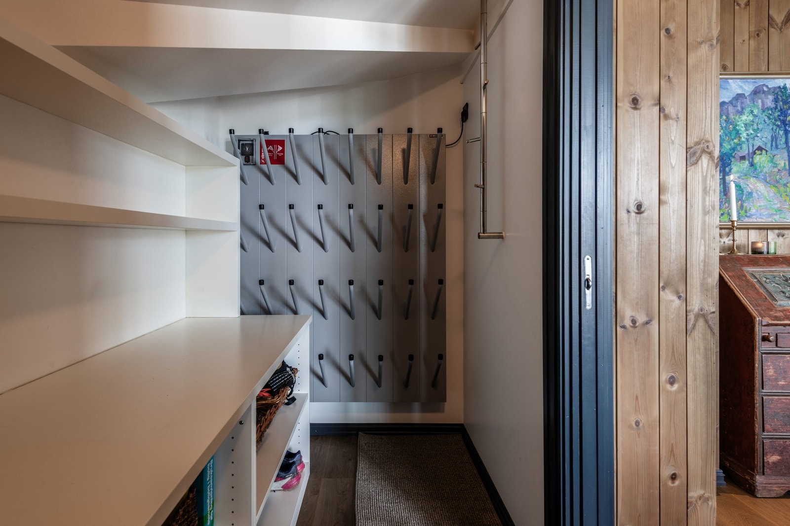 Bod med Steurer, profesjonelt tørkesystem for alt av sko, hjelmer, votter, sokker etc Galleribilde