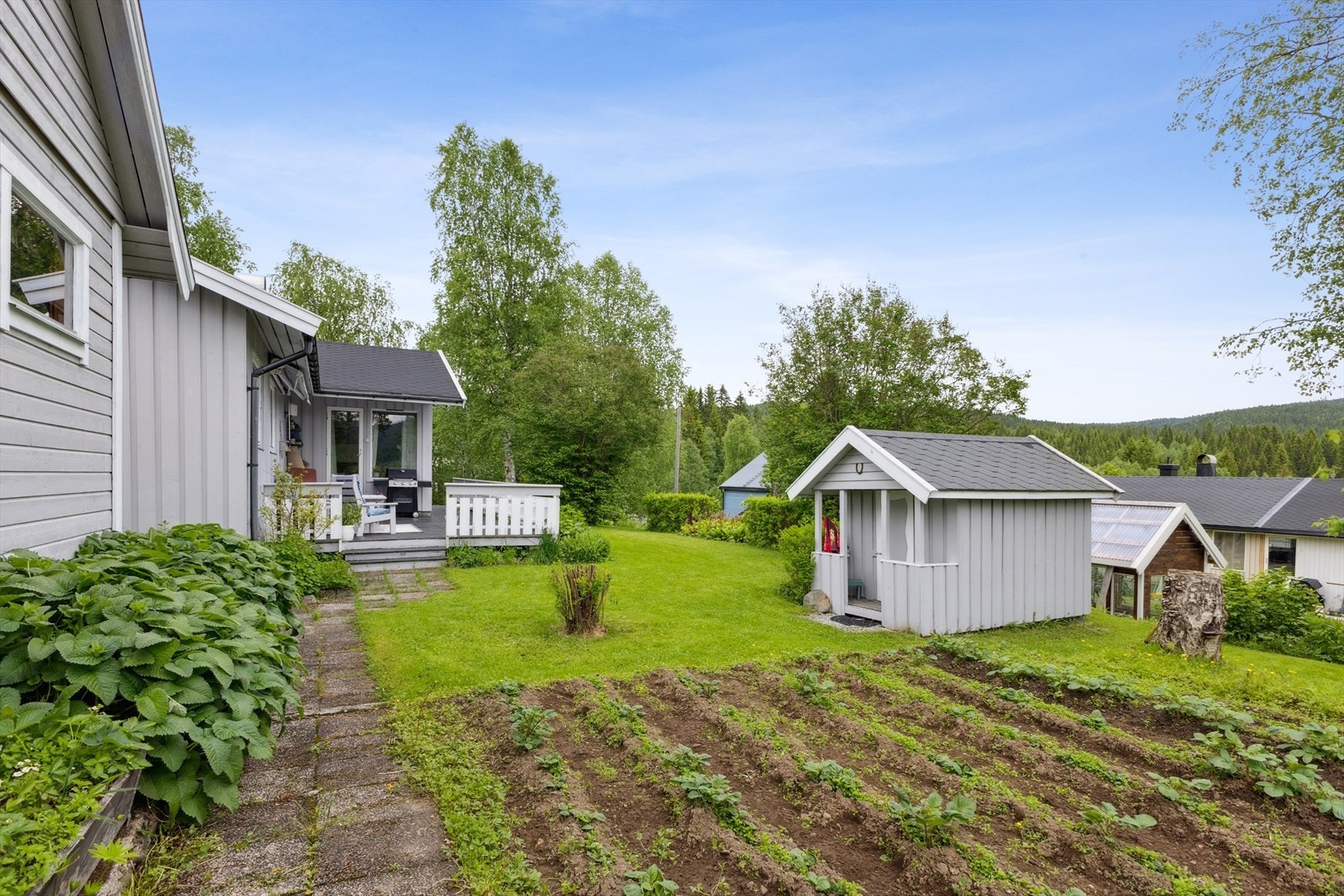 Fint opparbeidet hage Galleribilde