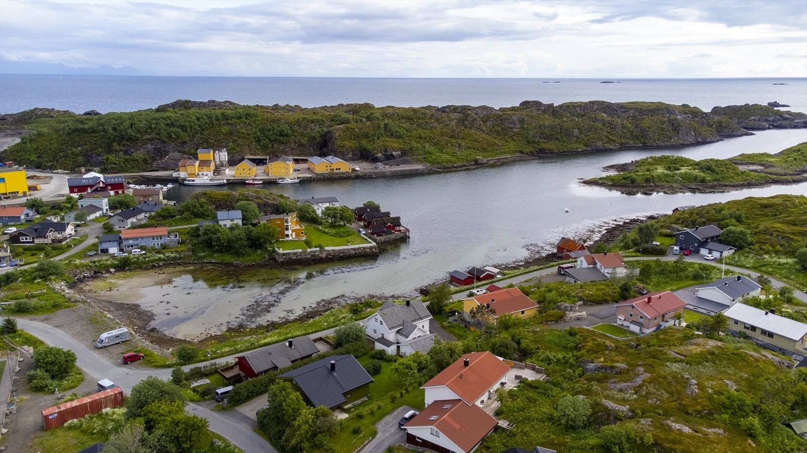 Eneboligen ligger veldig fint til med god utsikt Galleribilde