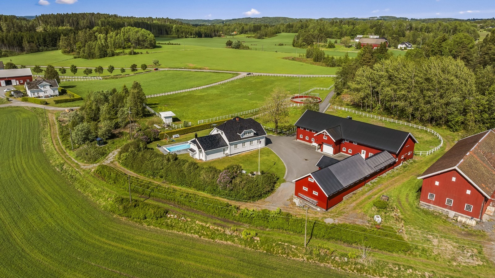 Velkommen til Åsrumveien 64 på Haukerød! Galleribilde