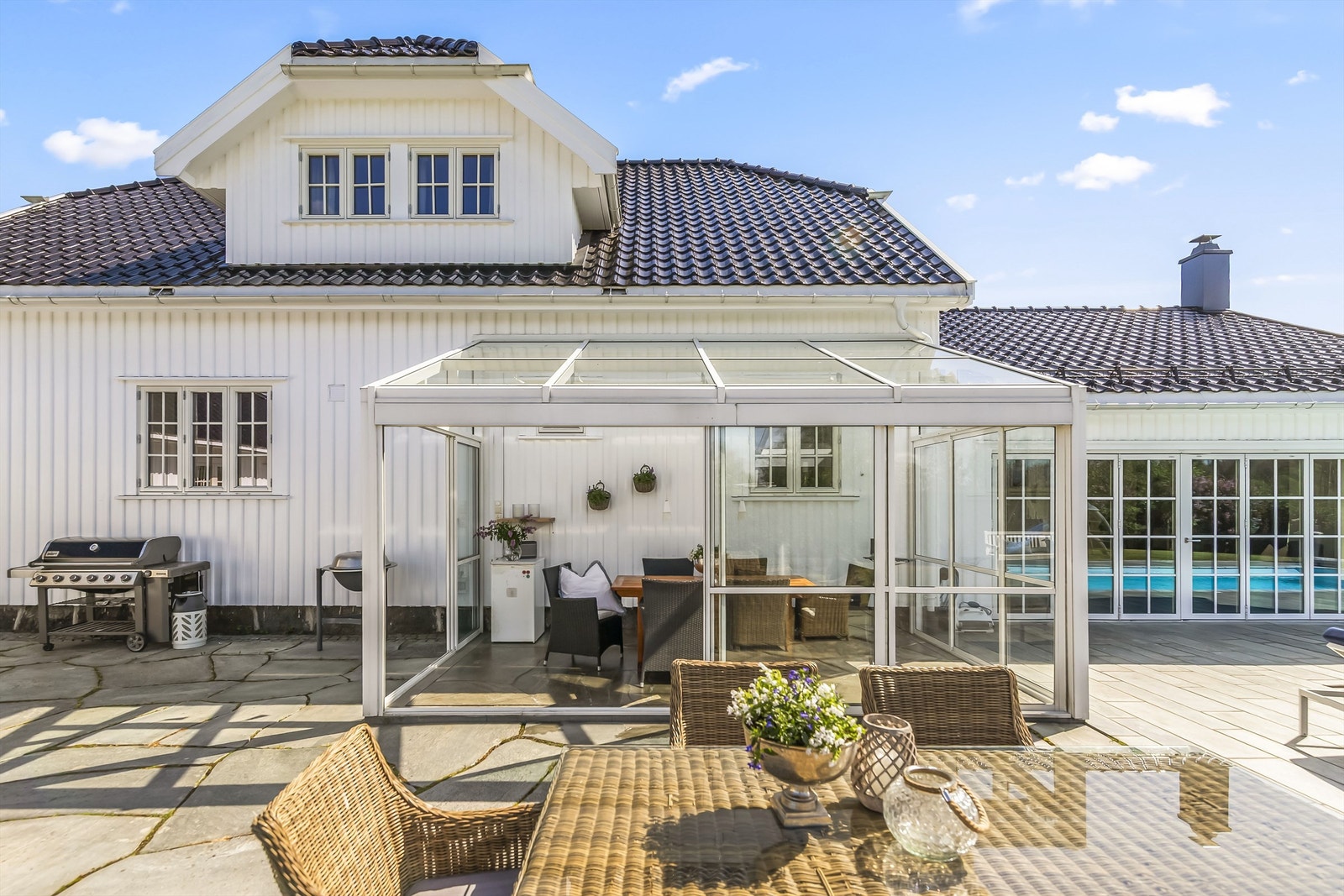 Hagestuen gjør sesongen enda litt lenger om man ønsker å ha følelsen av å sitte ute store deler av året. Her sitter du helt for deg selv, uten innsyn. Galleribilde