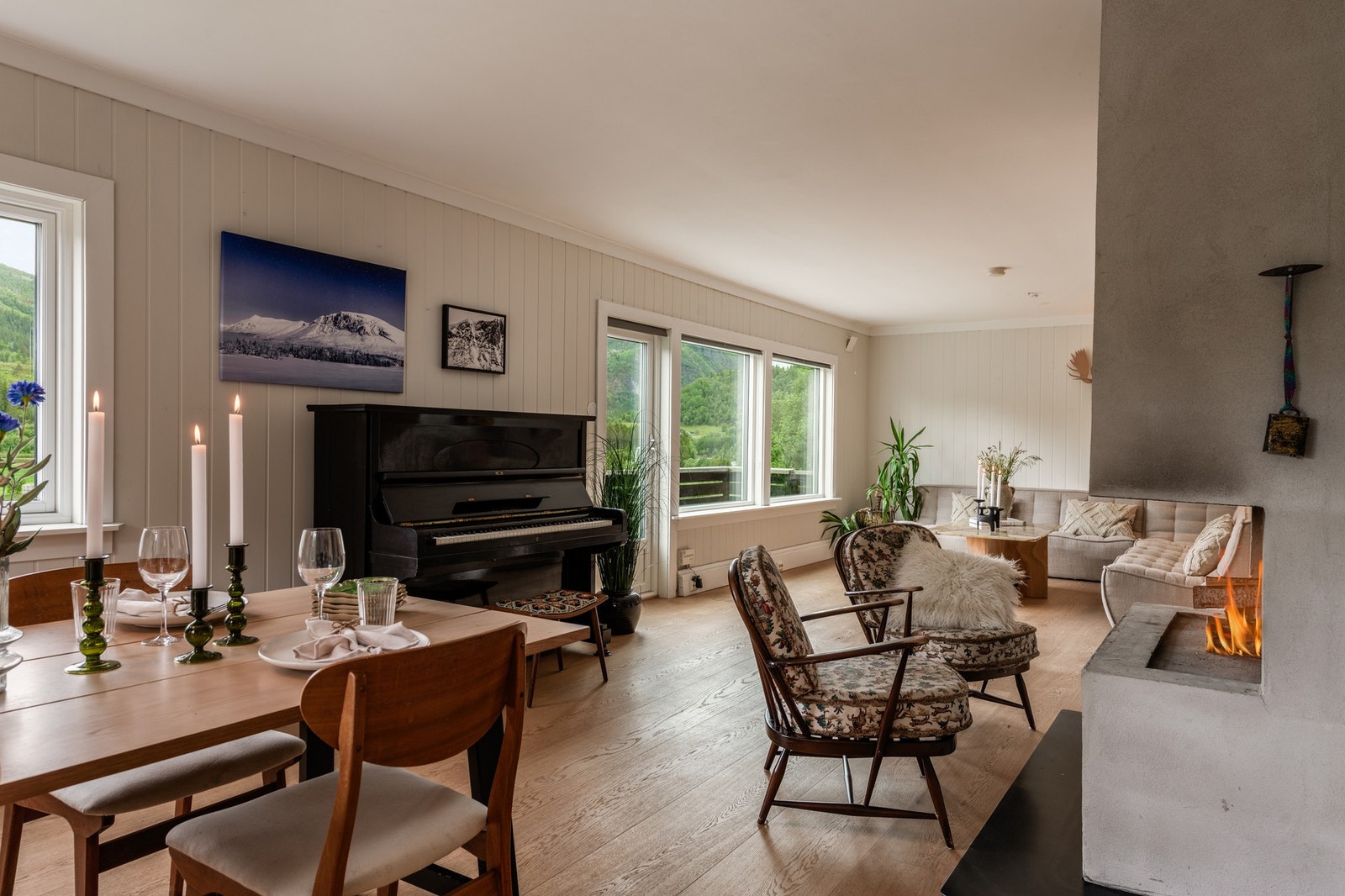 Den flotte gruepeisen kan nytes både fra spisestuen og stuen. Galleribilde