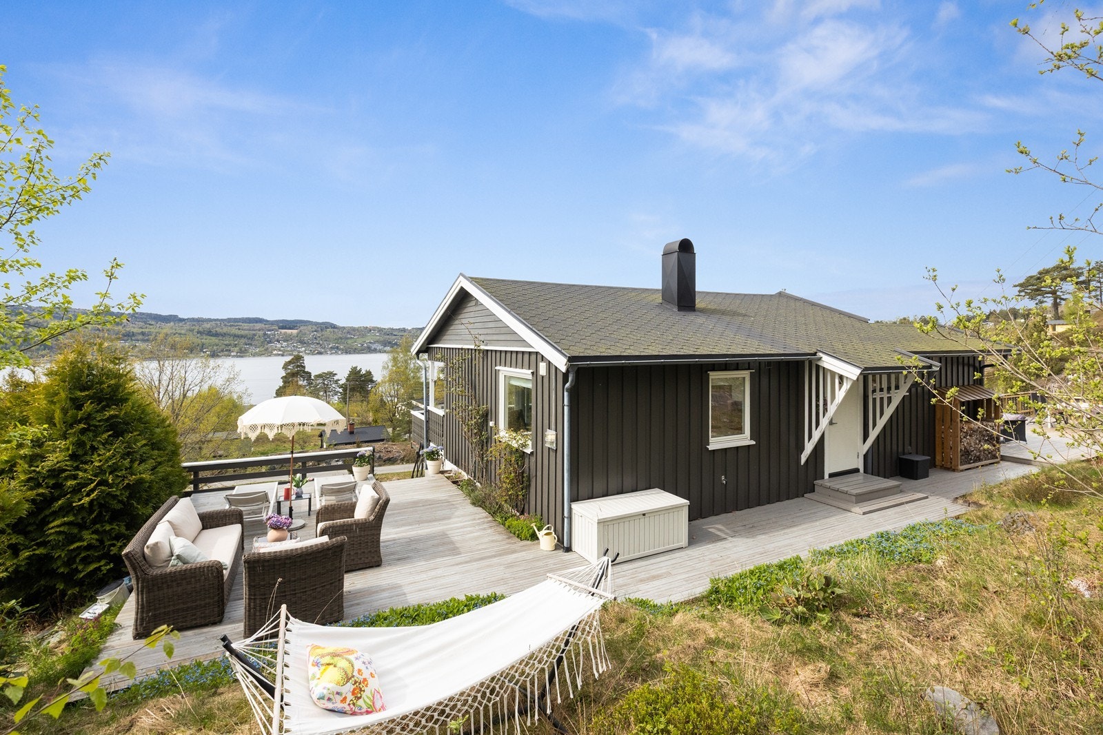 Eiendomsmegler Gry Grønnern Ekeberg presenterer Sydveien 4 på Ekeberg/Drøbak Galleribilde