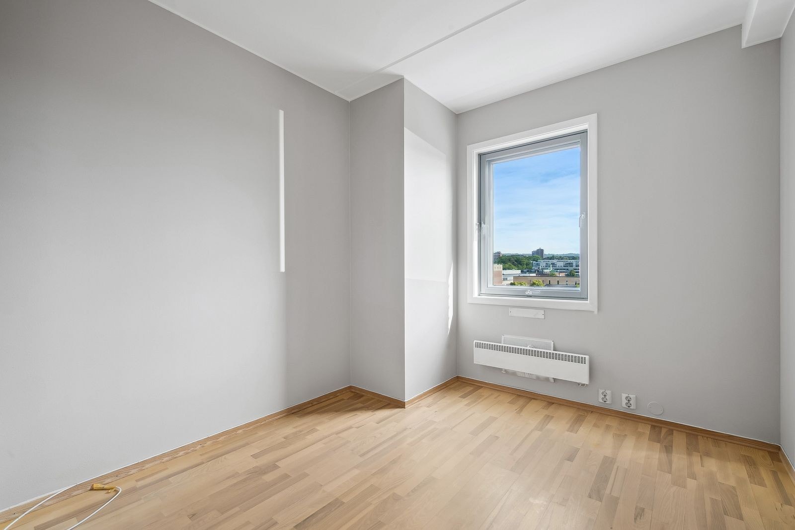 Soverom 1 - Lunt og funksjonelt rom, lett å innrede etter behov | Nordøstvendt Galleribilde