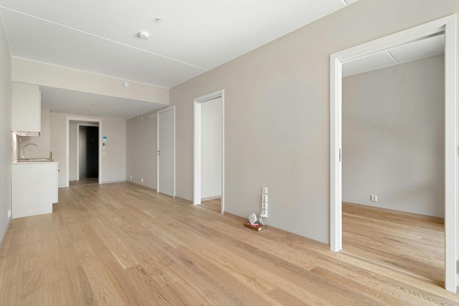 Inkludert i husleien er: fjernvarme, varmtvann, bredbånd og kabel-TV. Galleribilde