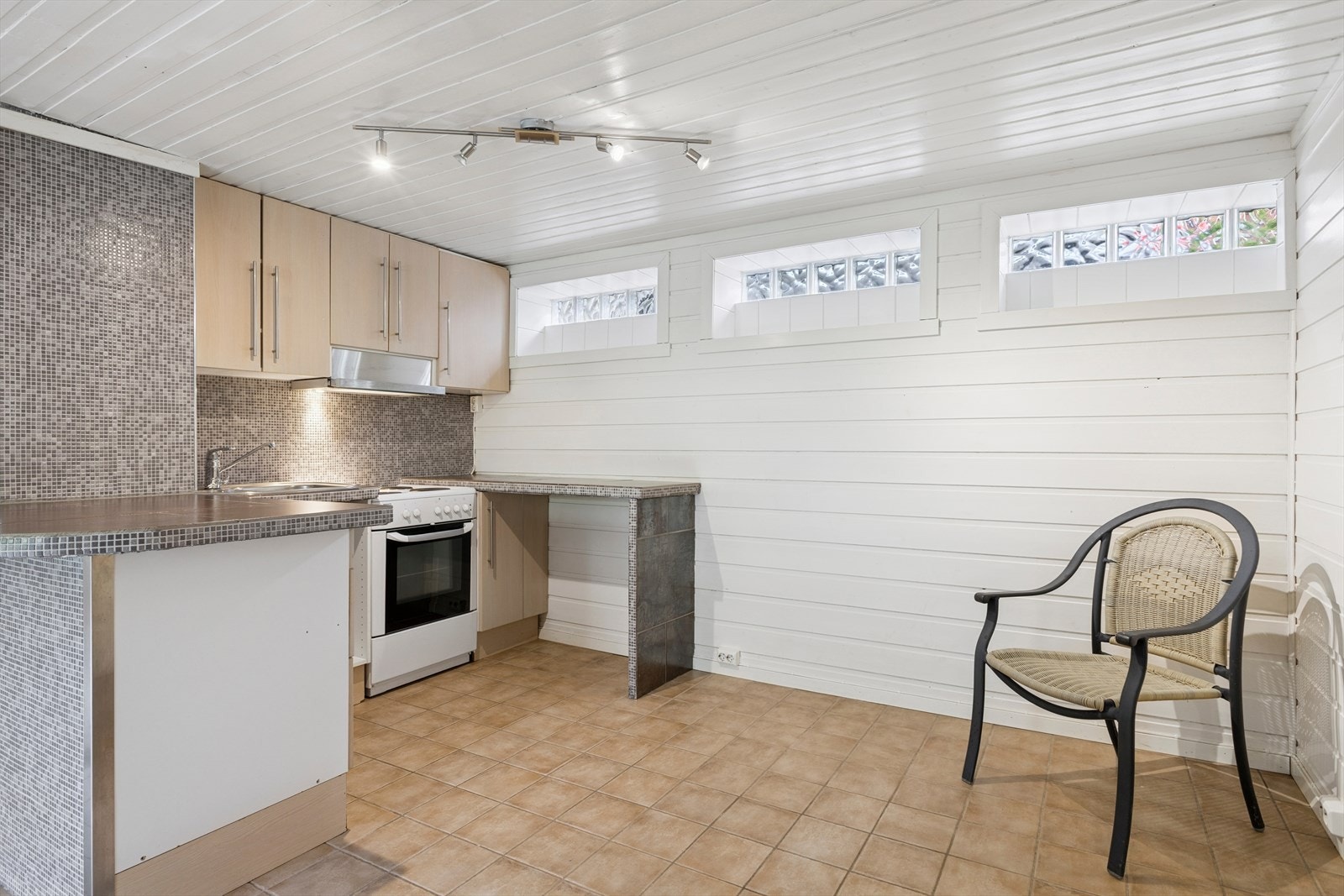 Kjøkken i sokkel Galleribilde