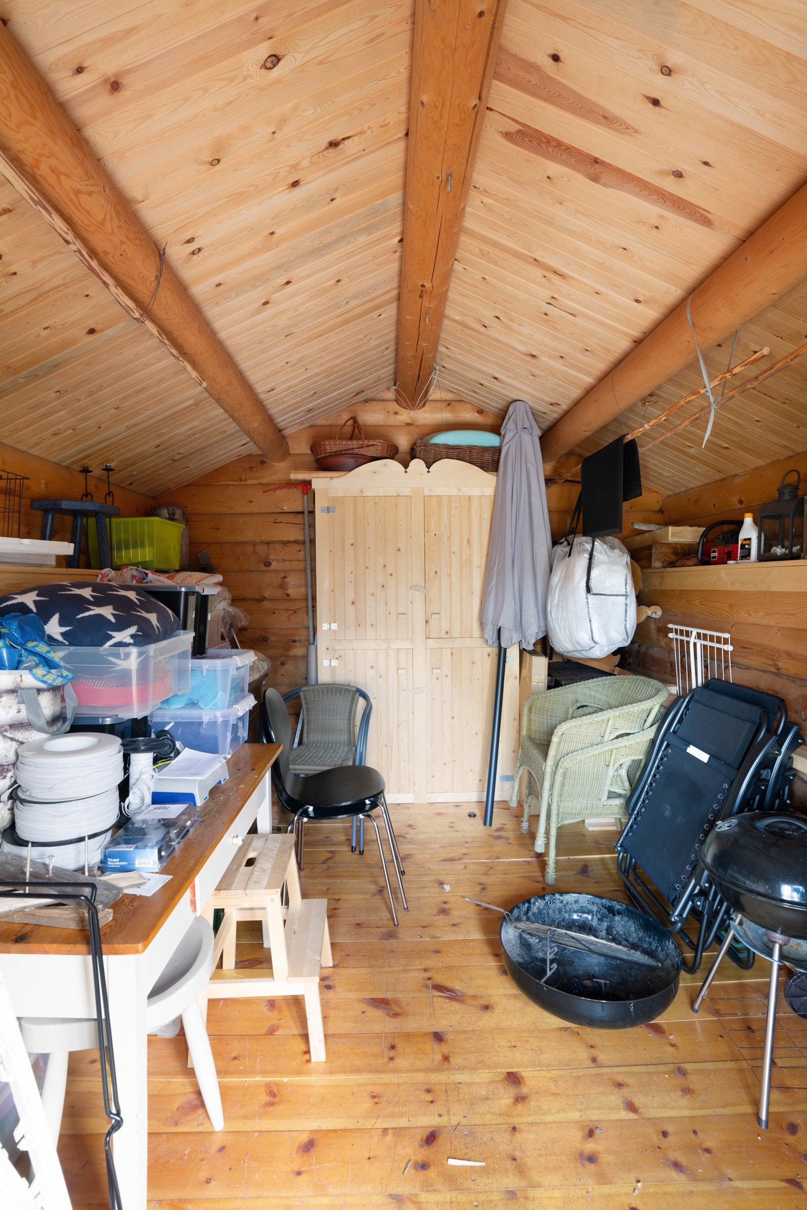 Stabbur med godt med plass til oppbevaring. Galleribilde