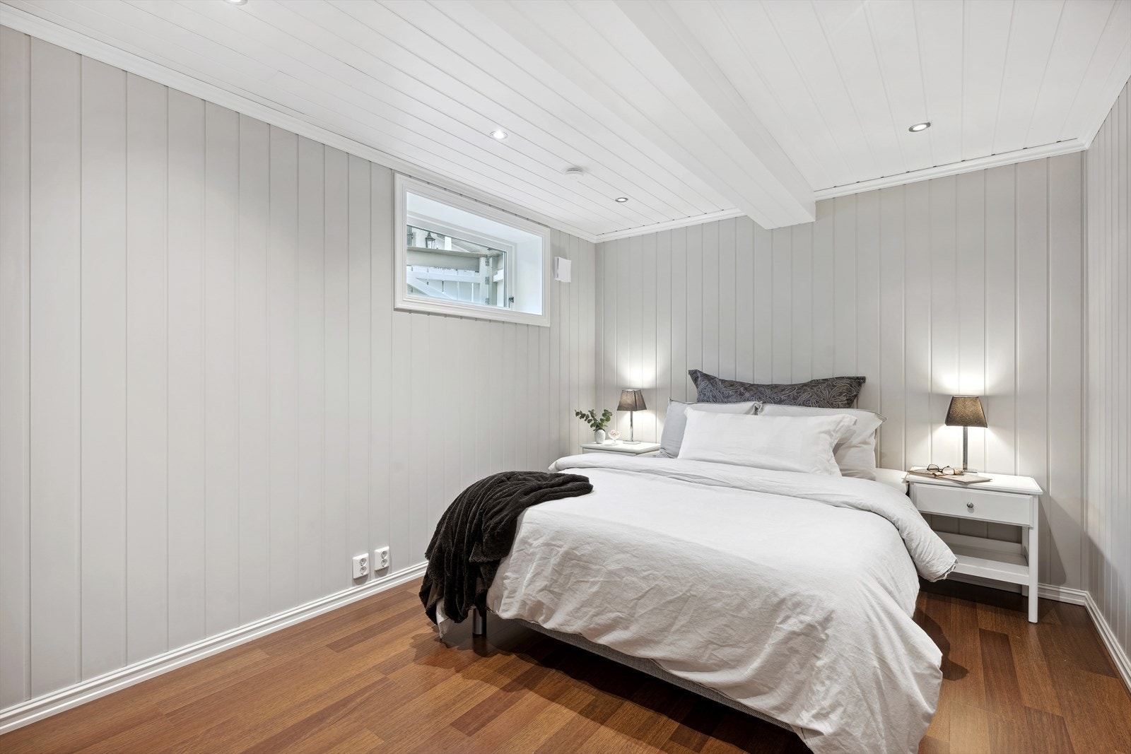 Soverom nå med større vindu Galleribilde