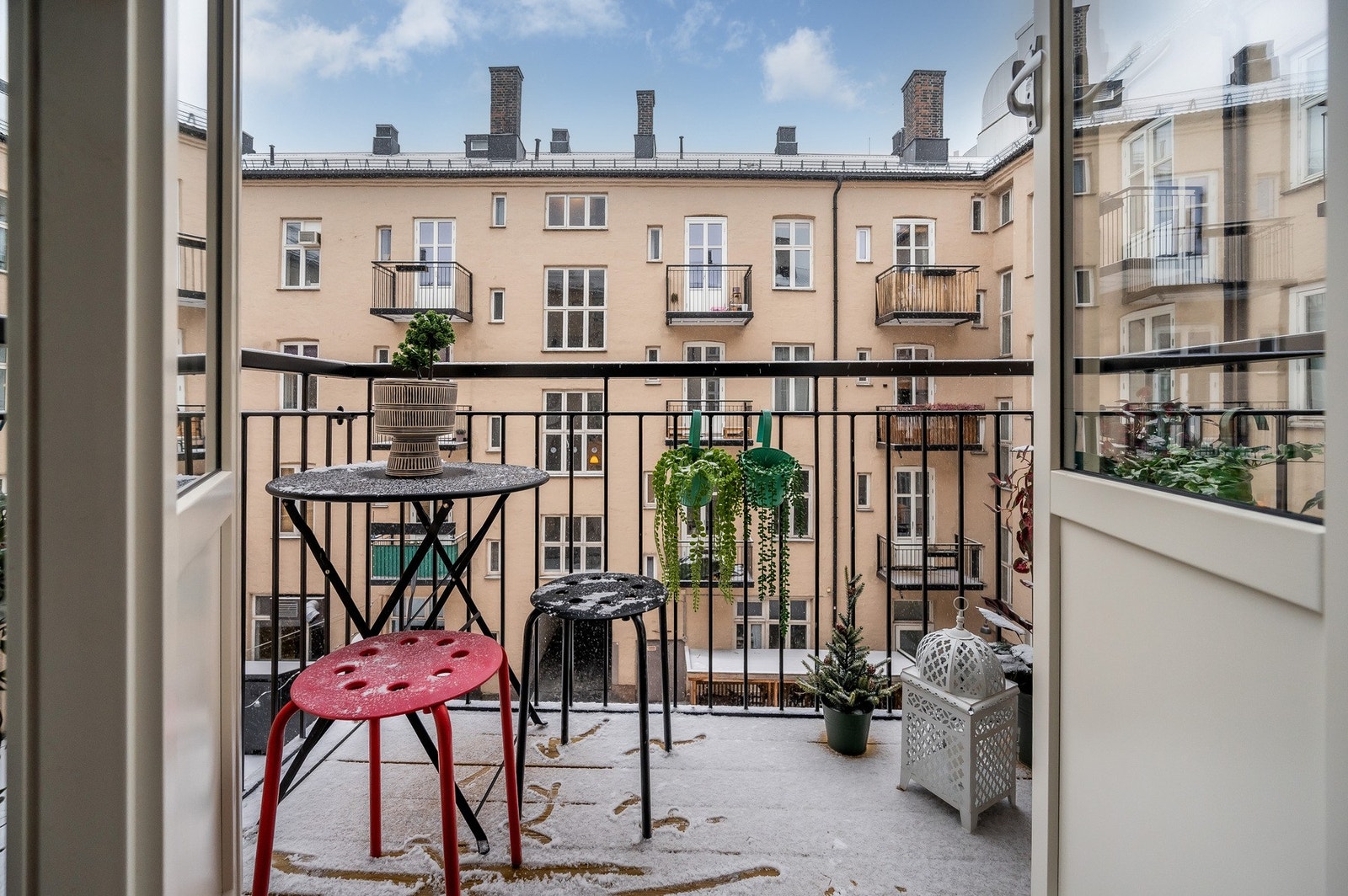 Balkongen er oppført i 2023/2024. Galleribilde