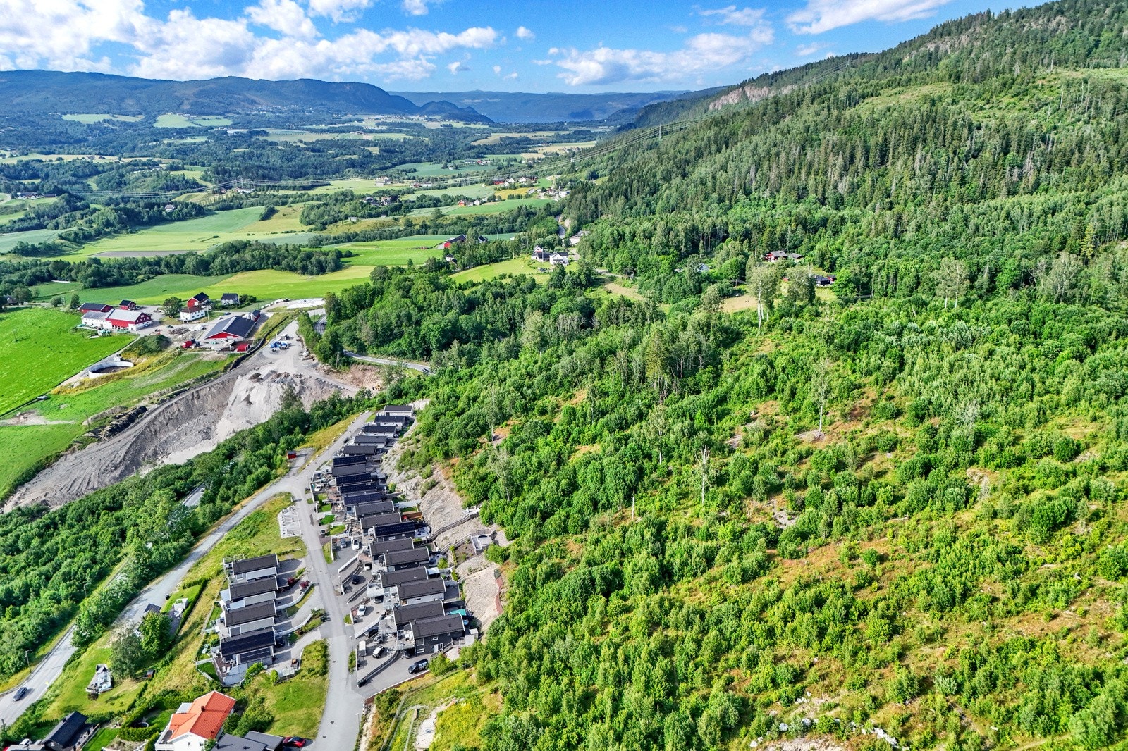 Ca. samlet totalmål er 17 135 kvm. Tomtene er ikke oppmålt og arealene er derfor omtrentlige Galleribilde