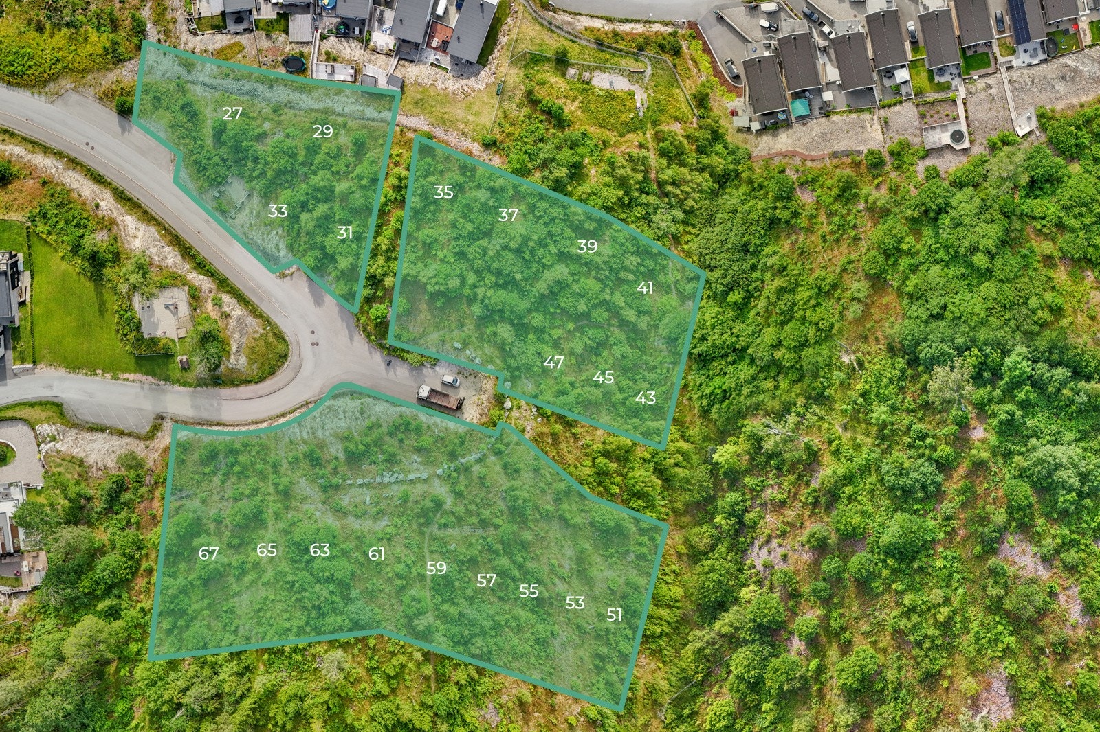 De tre øverste tomtene vist samlet Galleribilde