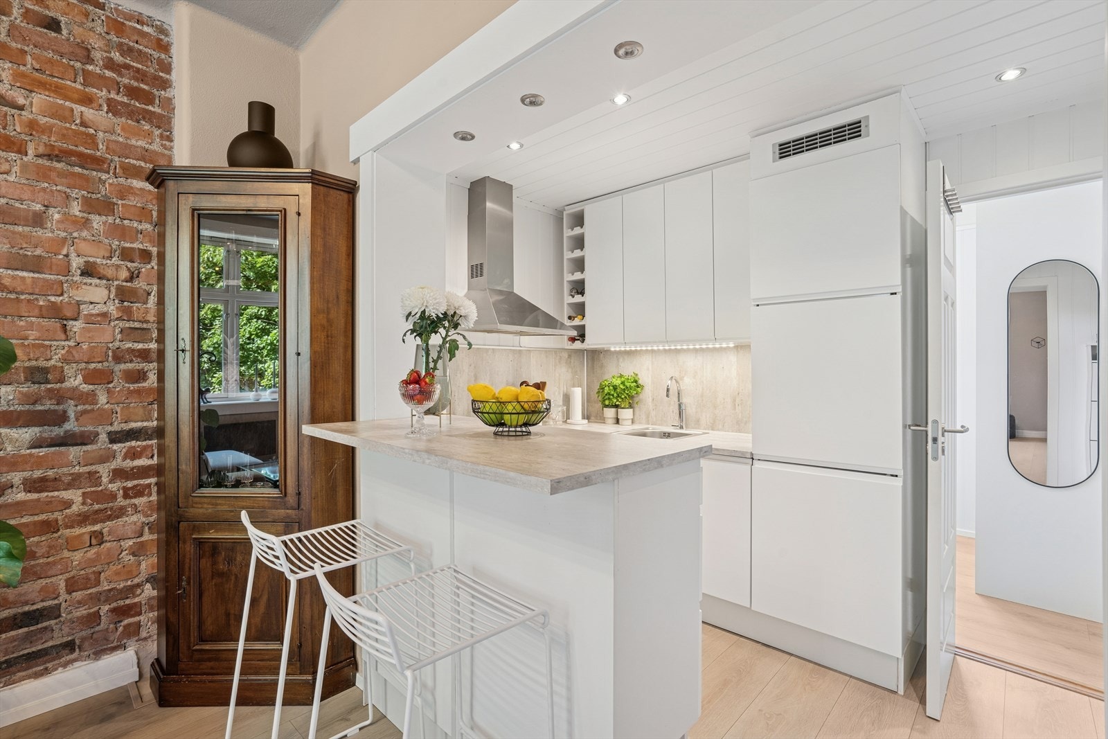 IKEA kjøkkeninnredning fra 2010, modernisert i 2018. Galleribilde