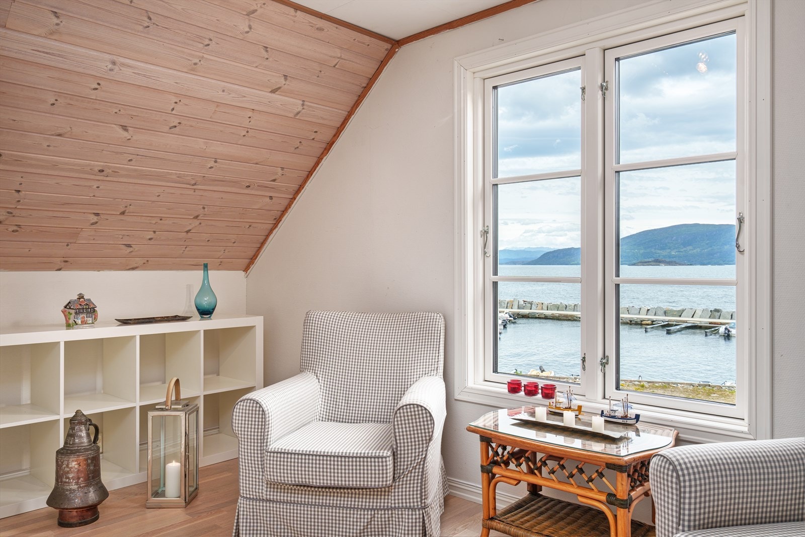 YON09383-blend Galleribilde