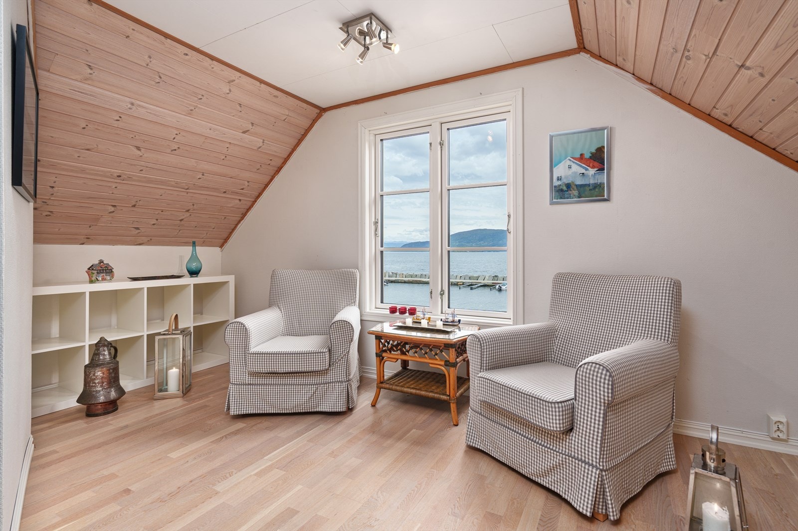 YON09362-blend Galleribilde