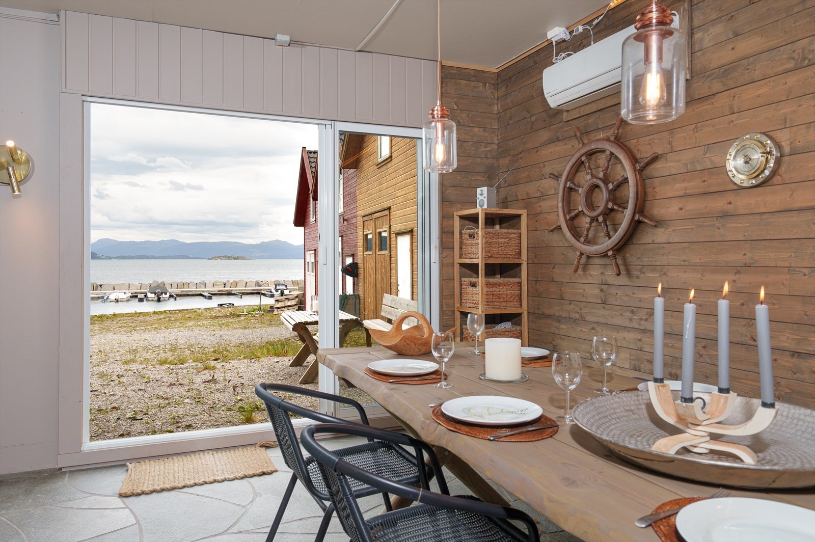 YON09570-blend Galleribilde