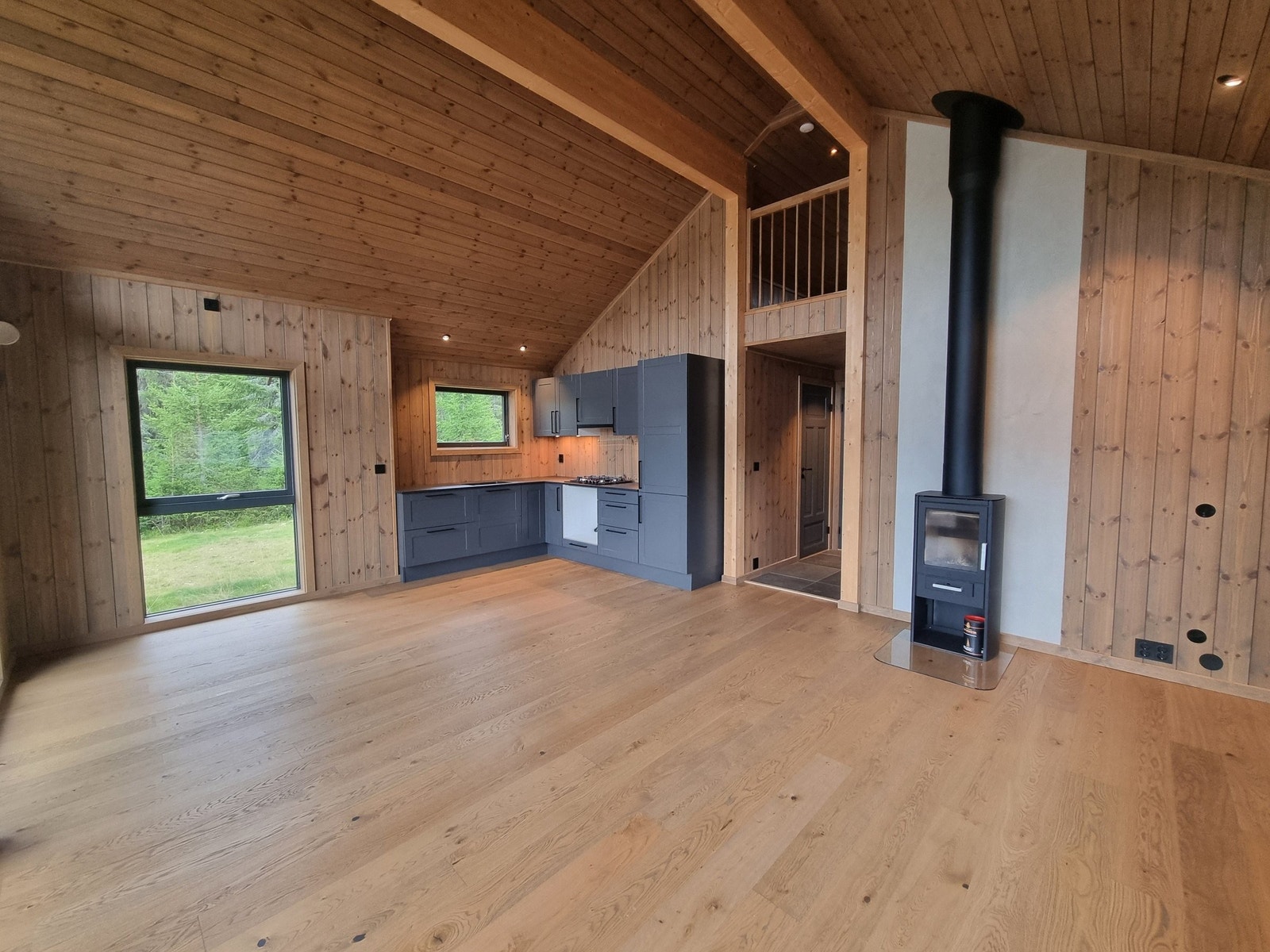 Parkett fra Moelven. Farge: Kongle Galleribilde