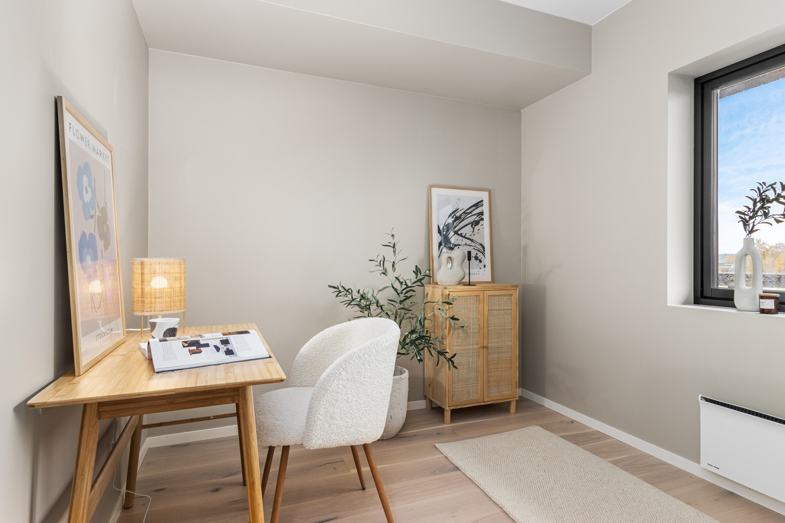 1 av soverommene kan enkelt brukes som tv-stue. Galleribilde