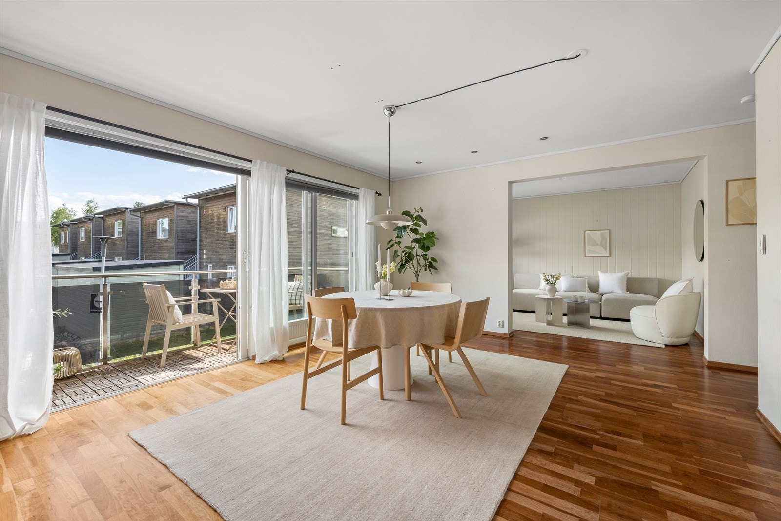 Nordvik v/ Caroline Wivestad har gleden av å ønske velkommen til Sandeveien 26A! Galleribilde