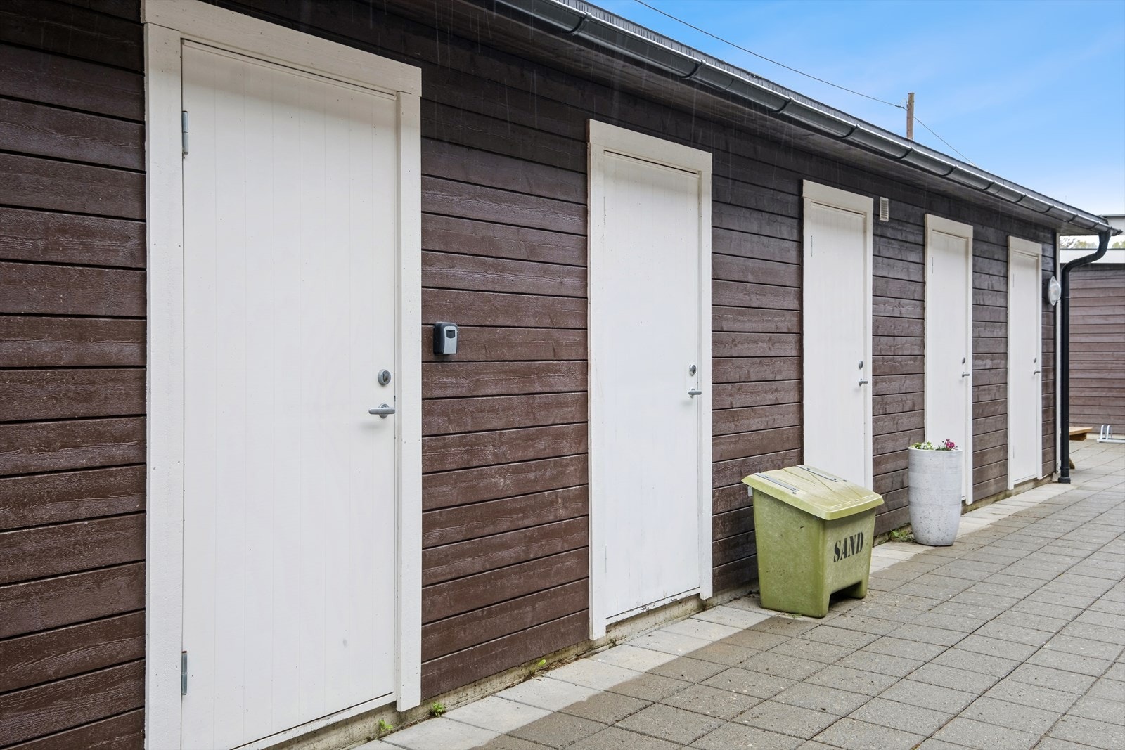 Samt en utvendig sportsbod for lagring. Galleribilde